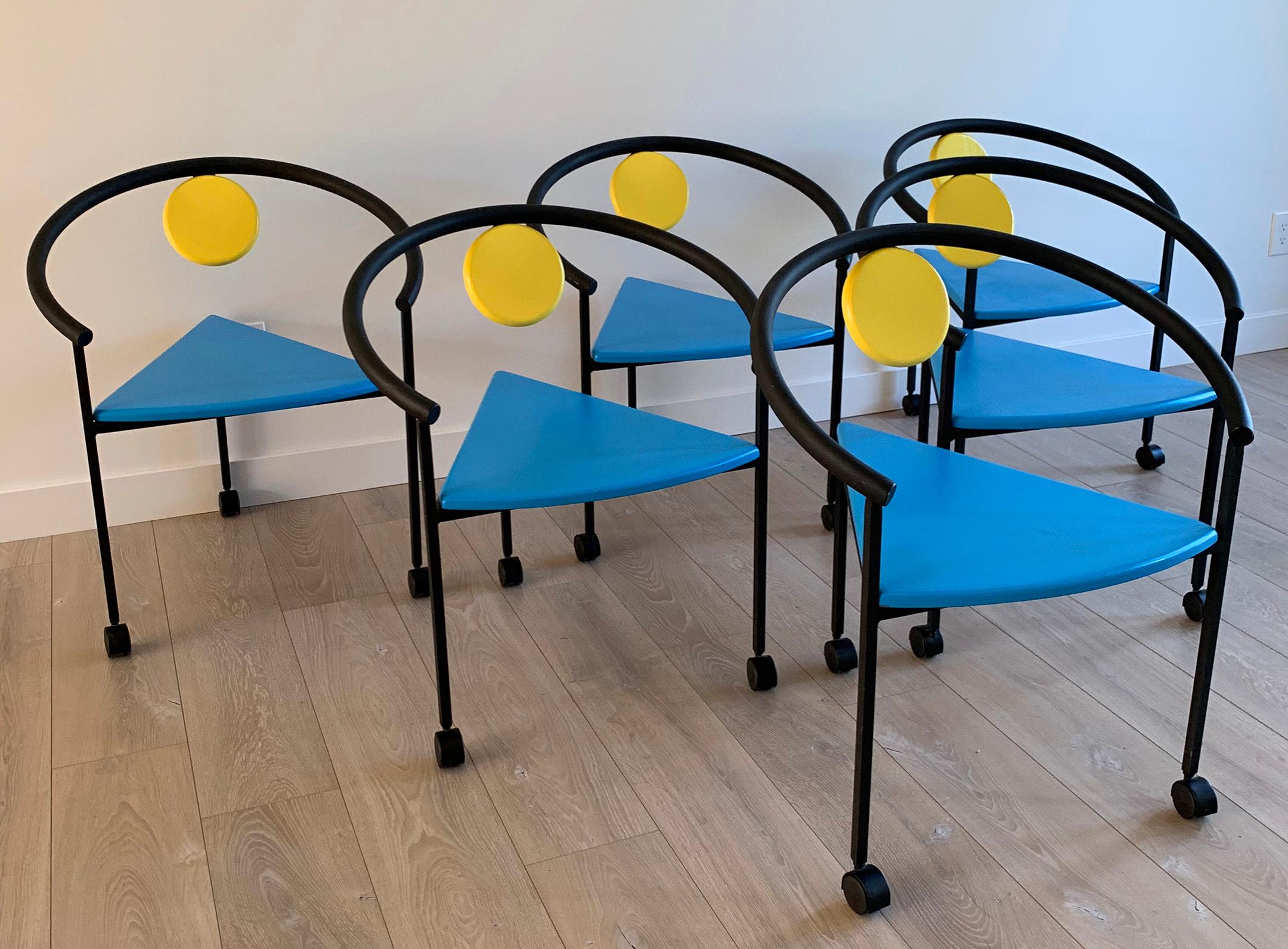 Powder-Coated 6 Memphis Postmodern Three-Legged Dining Chairs Manner of Michele De Lucci