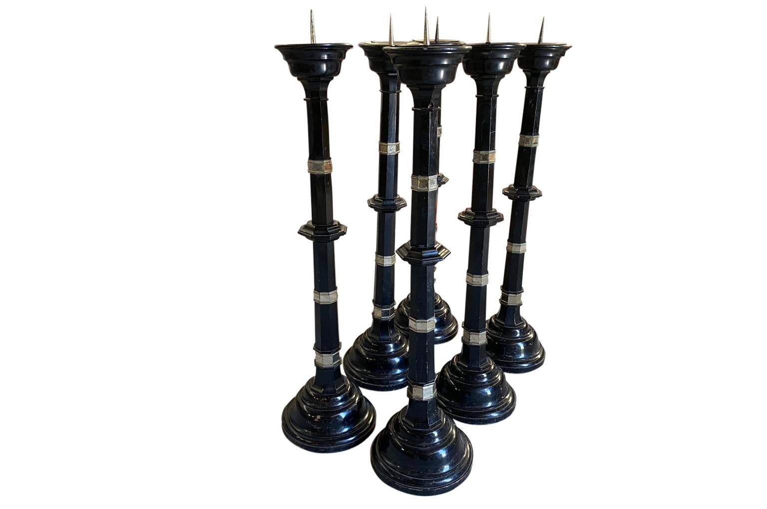 Set of 6 Mid-19th Century Lacquered Pique Cierges, Torcheres In Good Condition For Sale In Atlanta, GA