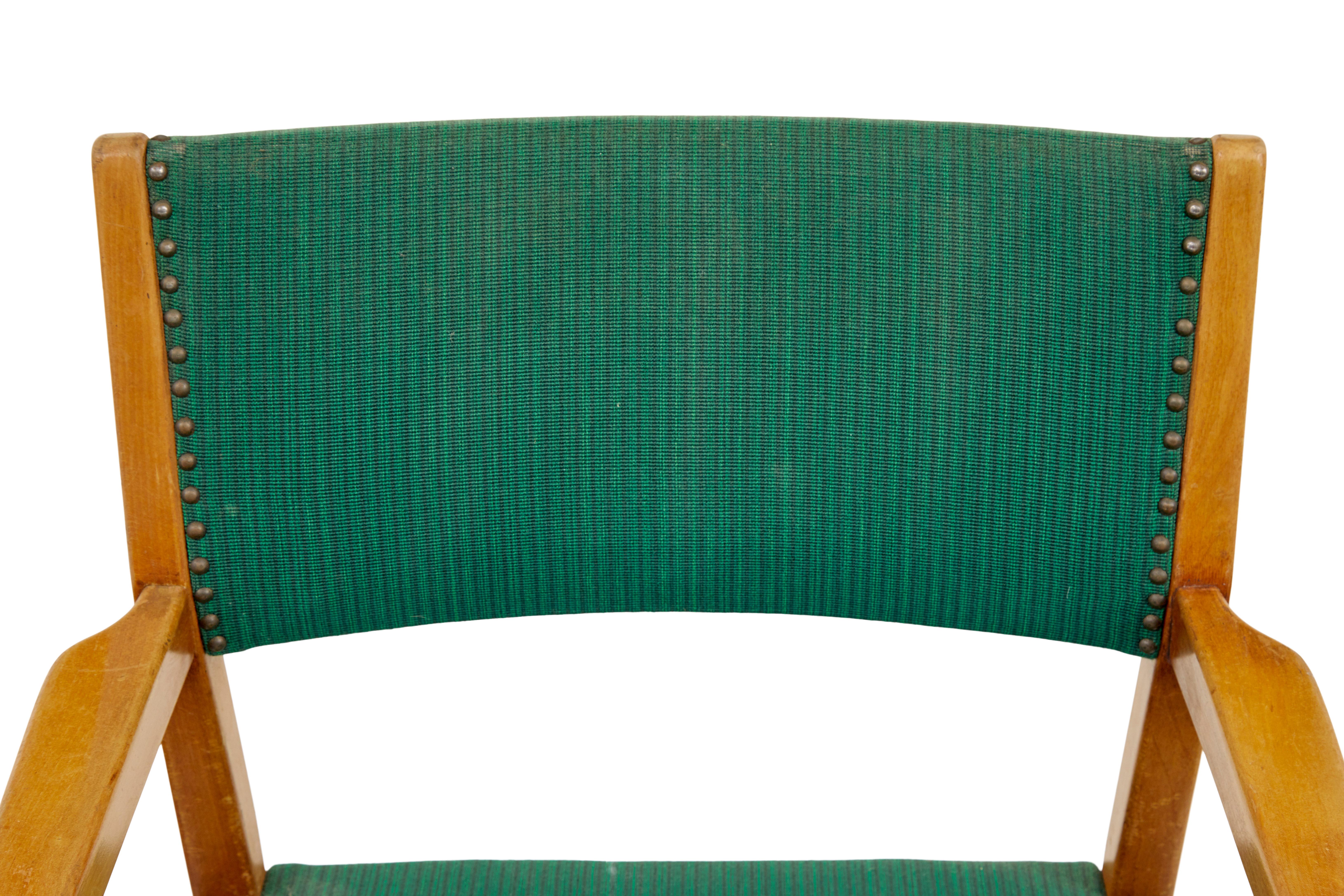 Tissu Ensemble de 6 fauteuils scandinaves du milieu du 20e siècle en vente