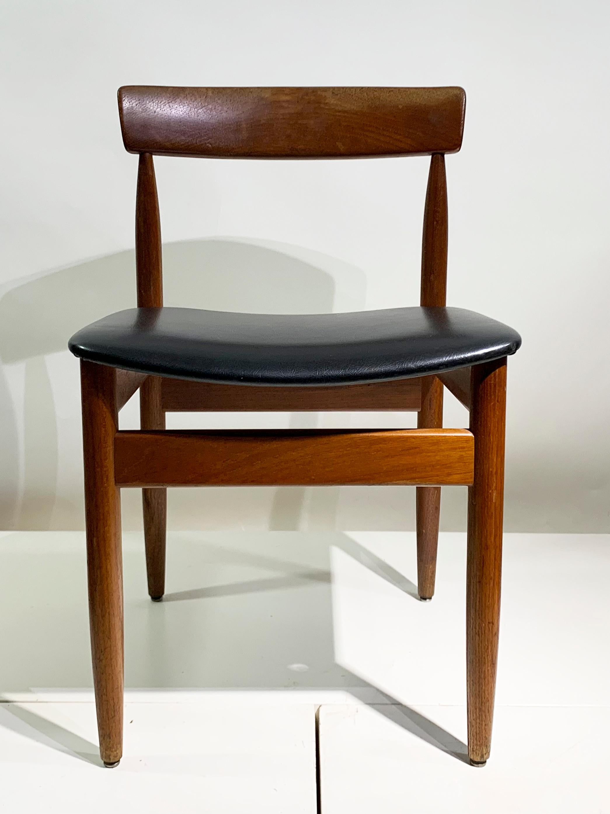Set of 6 Mid-20th Century Scandinavian Dining Chairs  For Sale 2