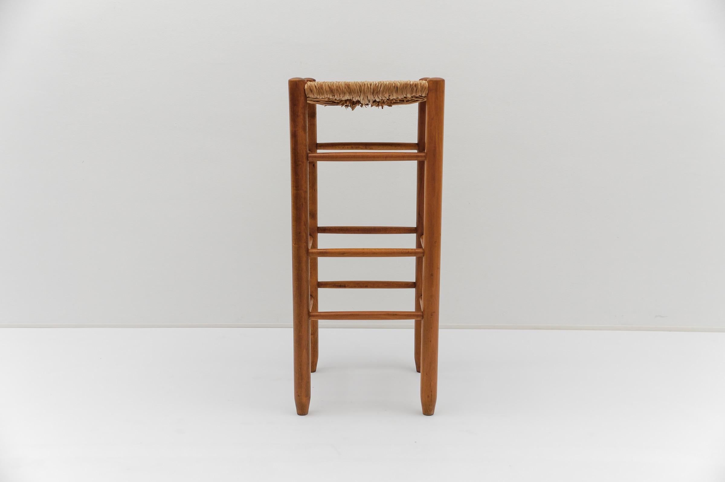 Set of 6 Mid-Century Bar Stools in Wood and Bast, 1960s Italy For Sale 6