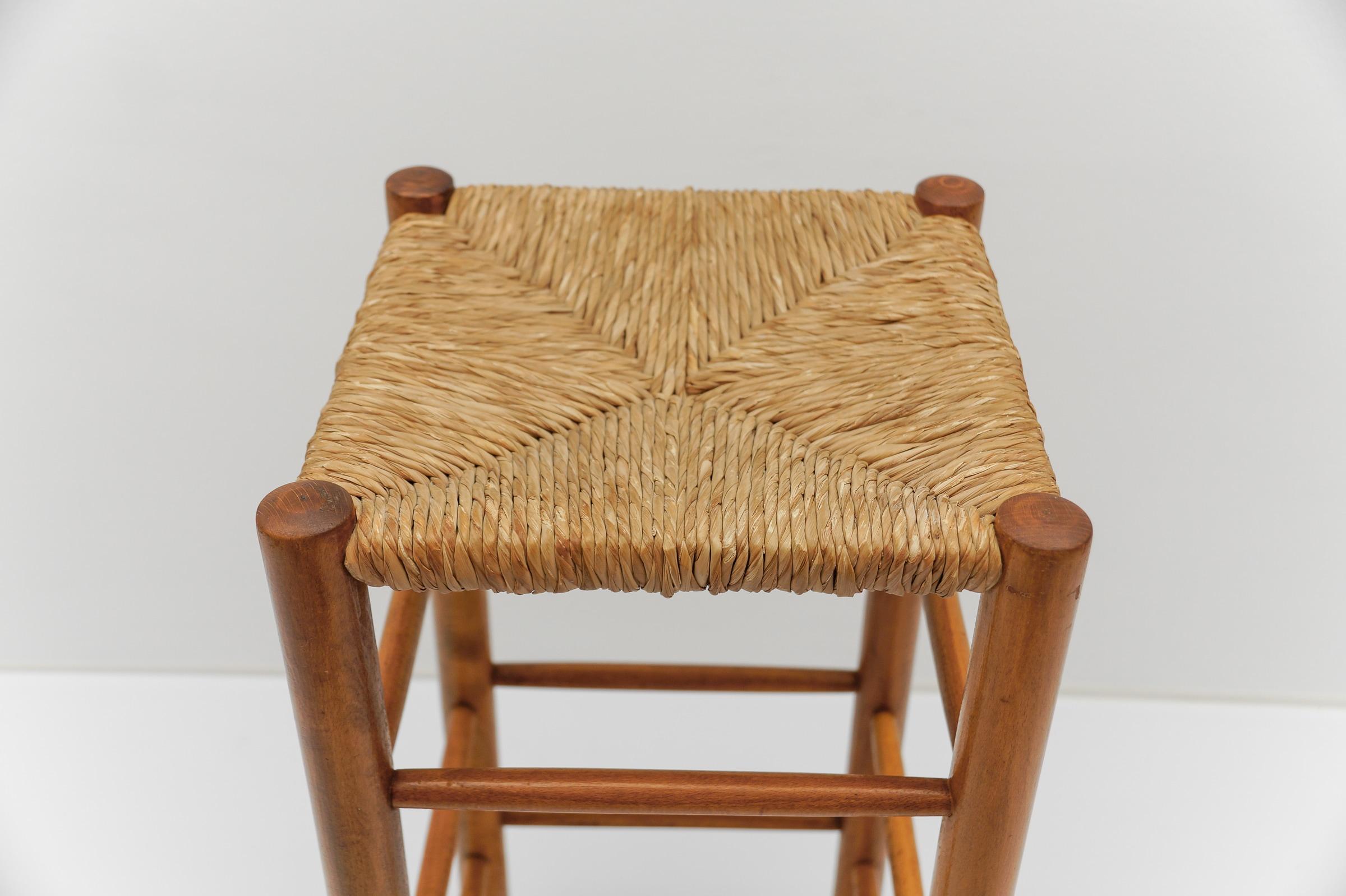 Set of 6 Mid-Century Bar Stools in Wood and Bast, 1960s Italy For Sale 7