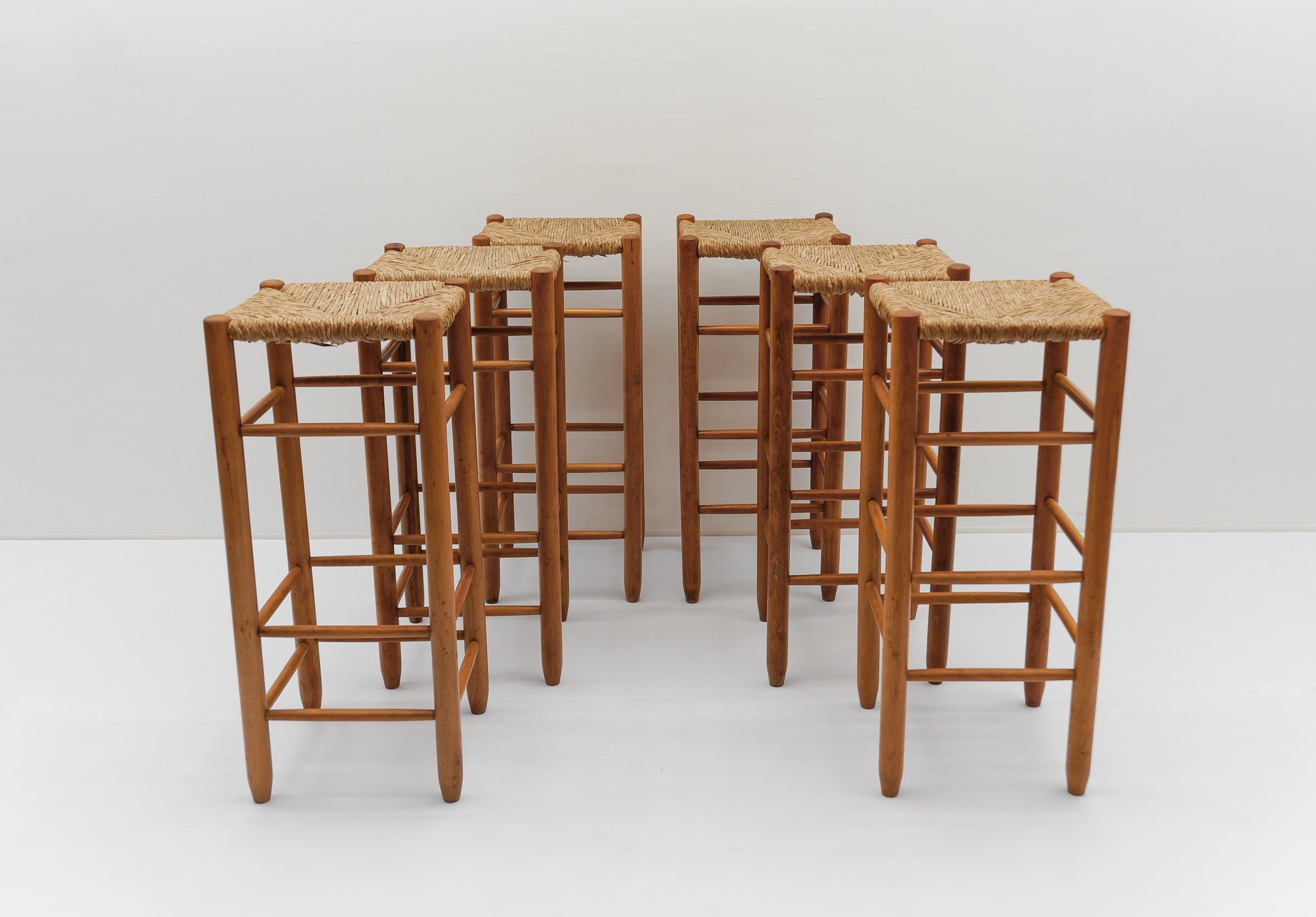 Mid-20th Century Set of 6 Mid-Century Bar Stools in Wood and Bast, 1960s Italy For Sale