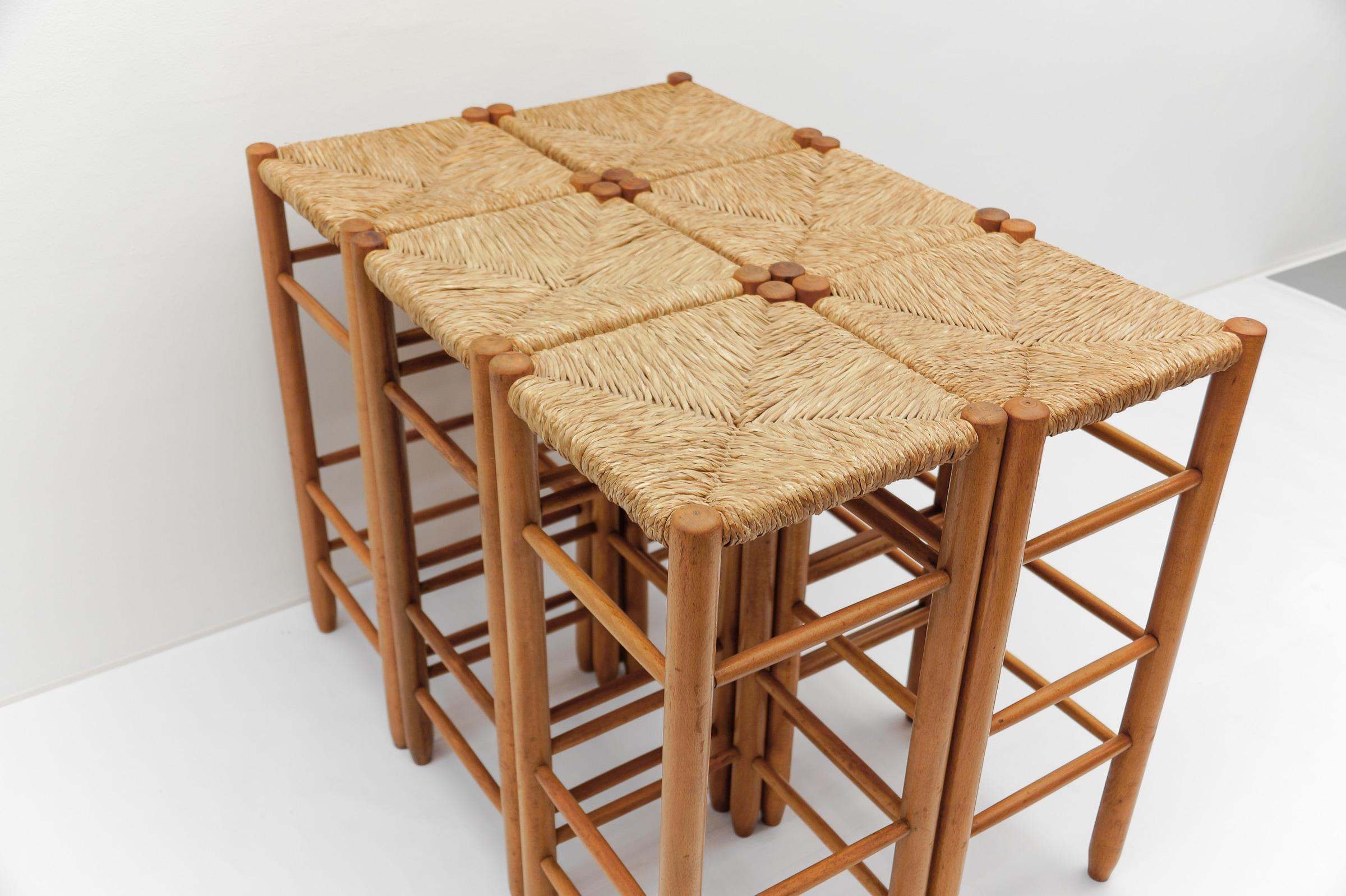 Set of 6 Mid-Century Bar Stools in Wood and Bast, 1960s Italy For Sale 1
