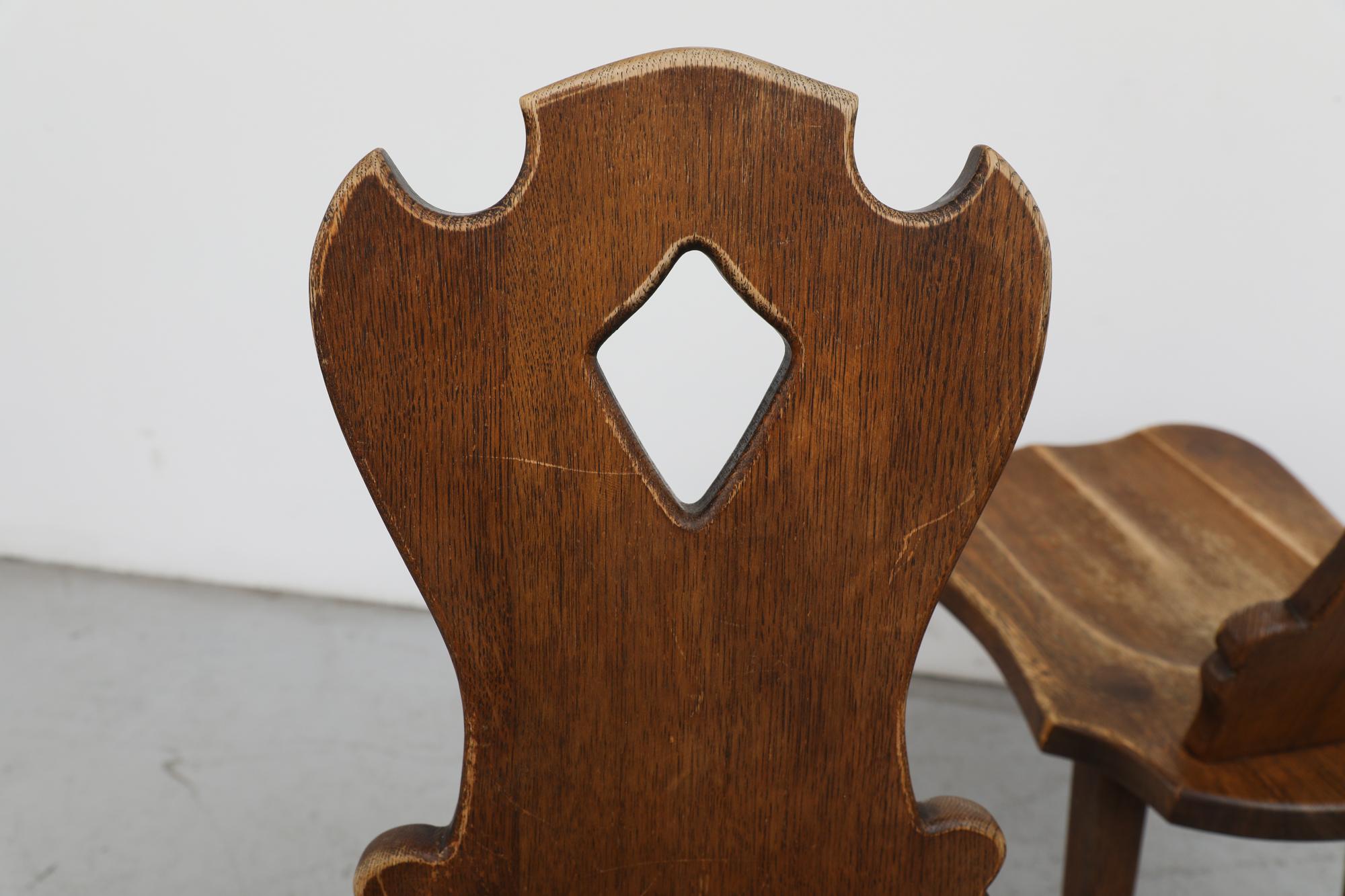 6 Stühle aus dunkler Eiche, geschnitzt im Tiroler Stil, Brutalismus Mitte des Jahrhunderts im Angebot 3
