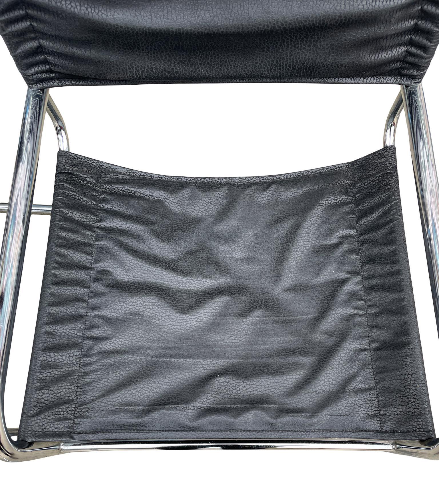 Ensemble de 6 fauteuils de salle à manger en porte-à-faux chromés du milieu du siècle dernier, style Mart Stam en vente 2