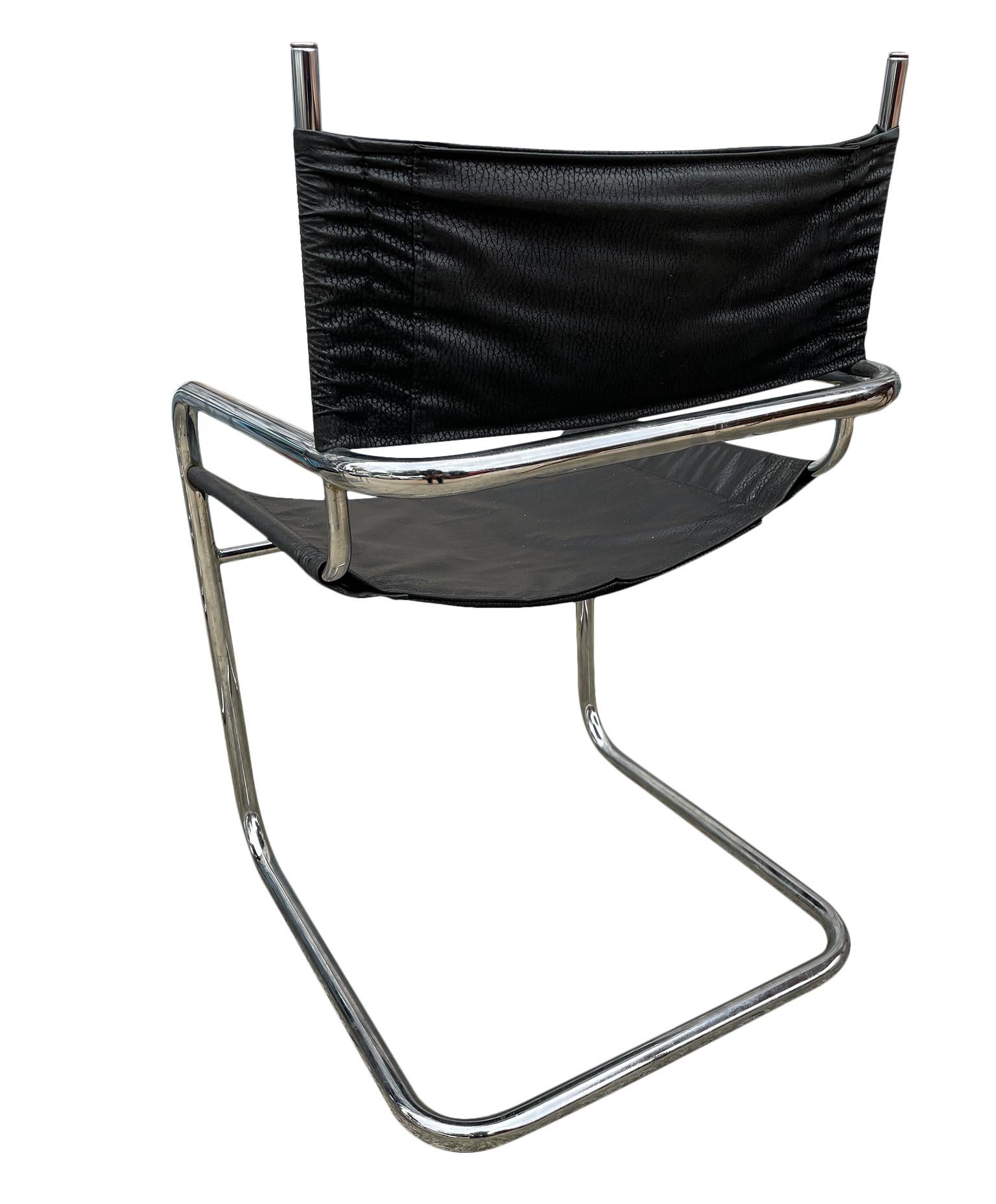 20ième siècle Ensemble de 6 fauteuils de salle à manger en porte-à-faux chromés du milieu du siècle dernier, style Mart Stam en vente