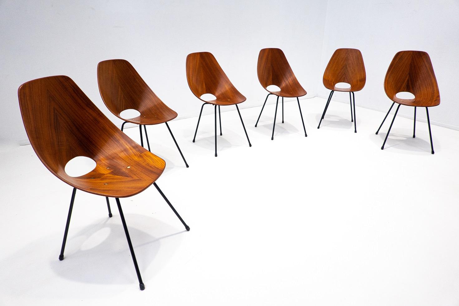 Set of 6 Mid-Century Chairs by Vittorio Nobili for Fratelli Tagliabue, Italy In Good Condition In Brussels, BE