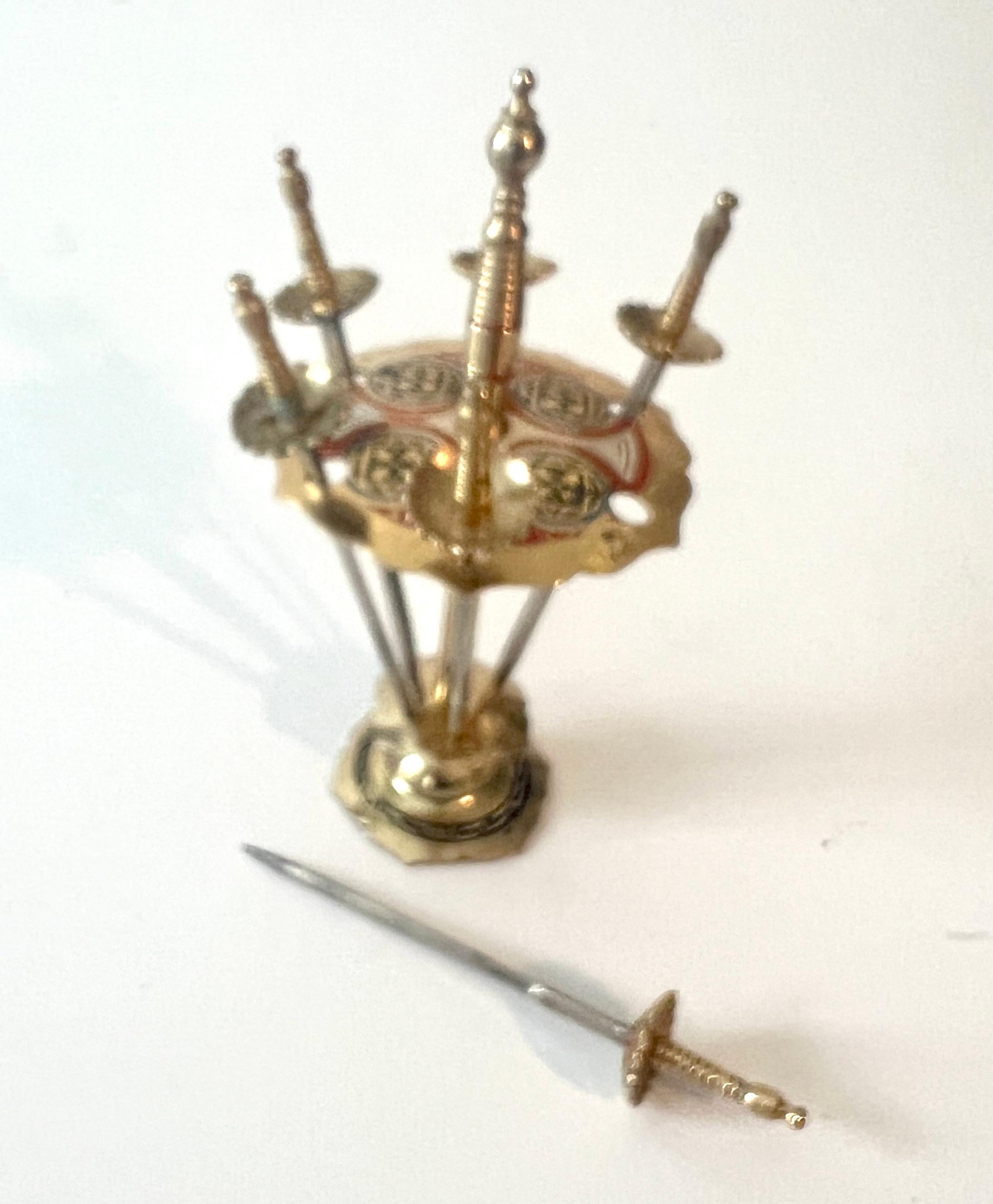 Francese Set di 6 spade da cocktail Mid Century Picks con supporto in vendita