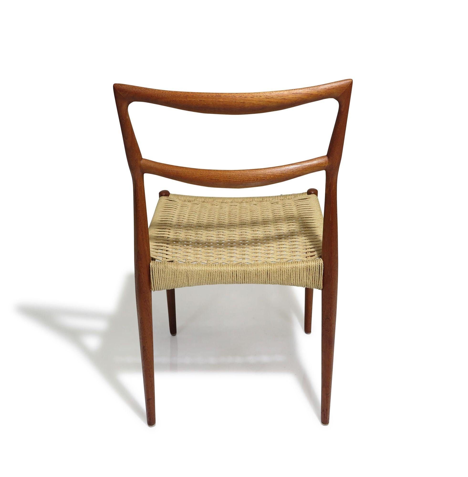 20ième siècle Ensemble de 6 chaises de salle à manger danoises du milieu du siècle par H.W. Klein pour Bramin, restauré en vente