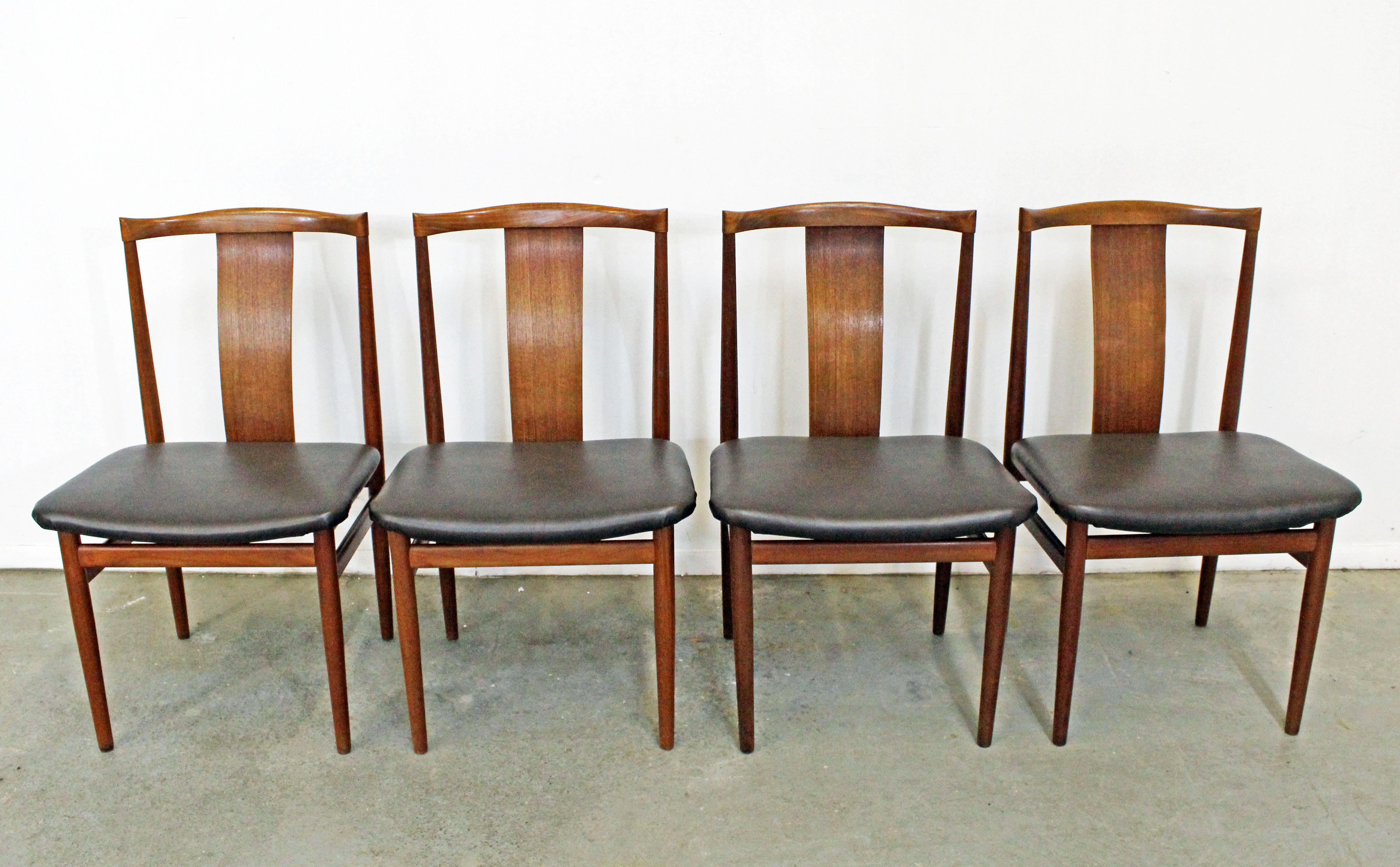 Set of 4 Mid Century Danish Modern Folke Ohlsson Style Teak Dining Chairs In Good Condition In Wilmington, DE