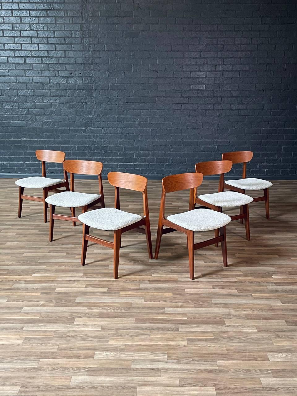 Mid-Century Modern Ensemble de 6 chaises de salle à manger en teck moderne danois du milieu du siècle dernier en vente