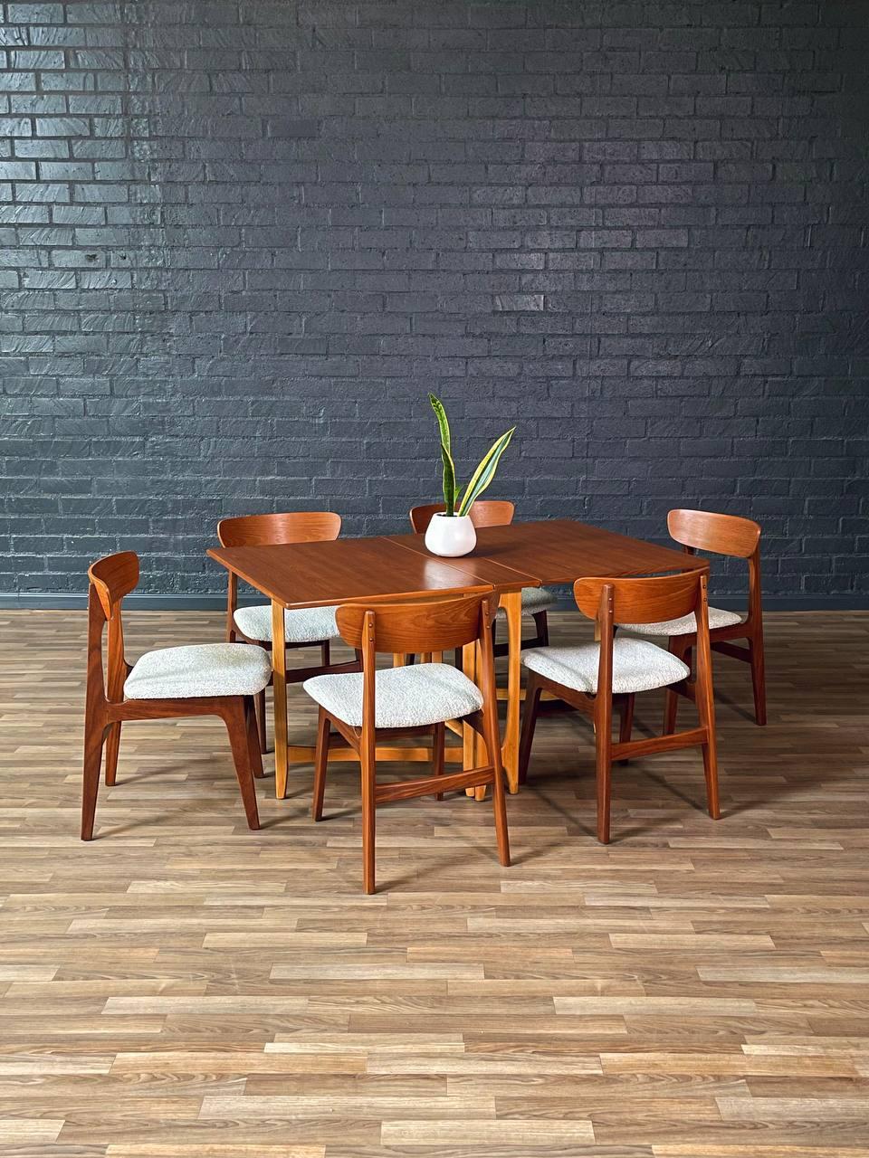 Ensemble de 6 chaises de salle à manger en teck moderne danois du milieu du siècle dernier Excellent état - En vente à Los Angeles, CA