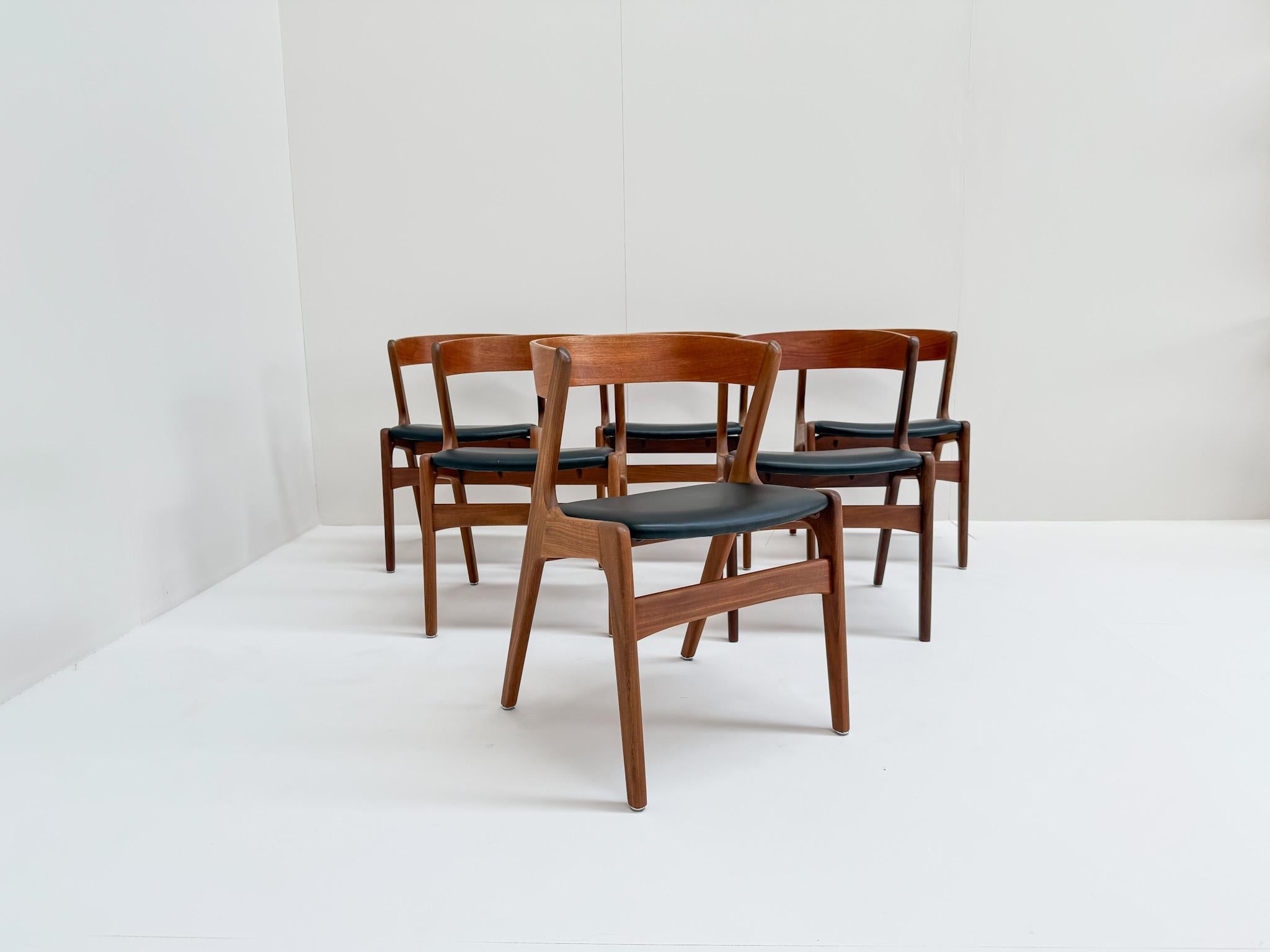 Set of 6 Mid-century Danish Teak Dining Chairs, Anderstrup Mobelfabrik Model 68 en vente