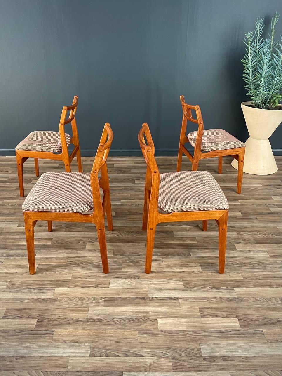 Set of 6 Mid-Century Danish Teak Dining Chairs by D-Scan In Good Condition In Los Angeles, CA