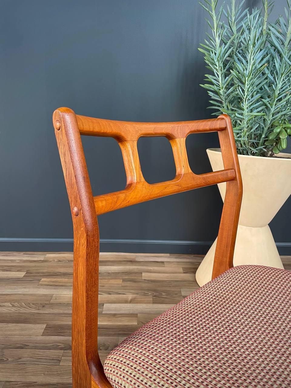 Set of 6 Mid-Century Danish Teak Dining Chairs by D-Scan 3