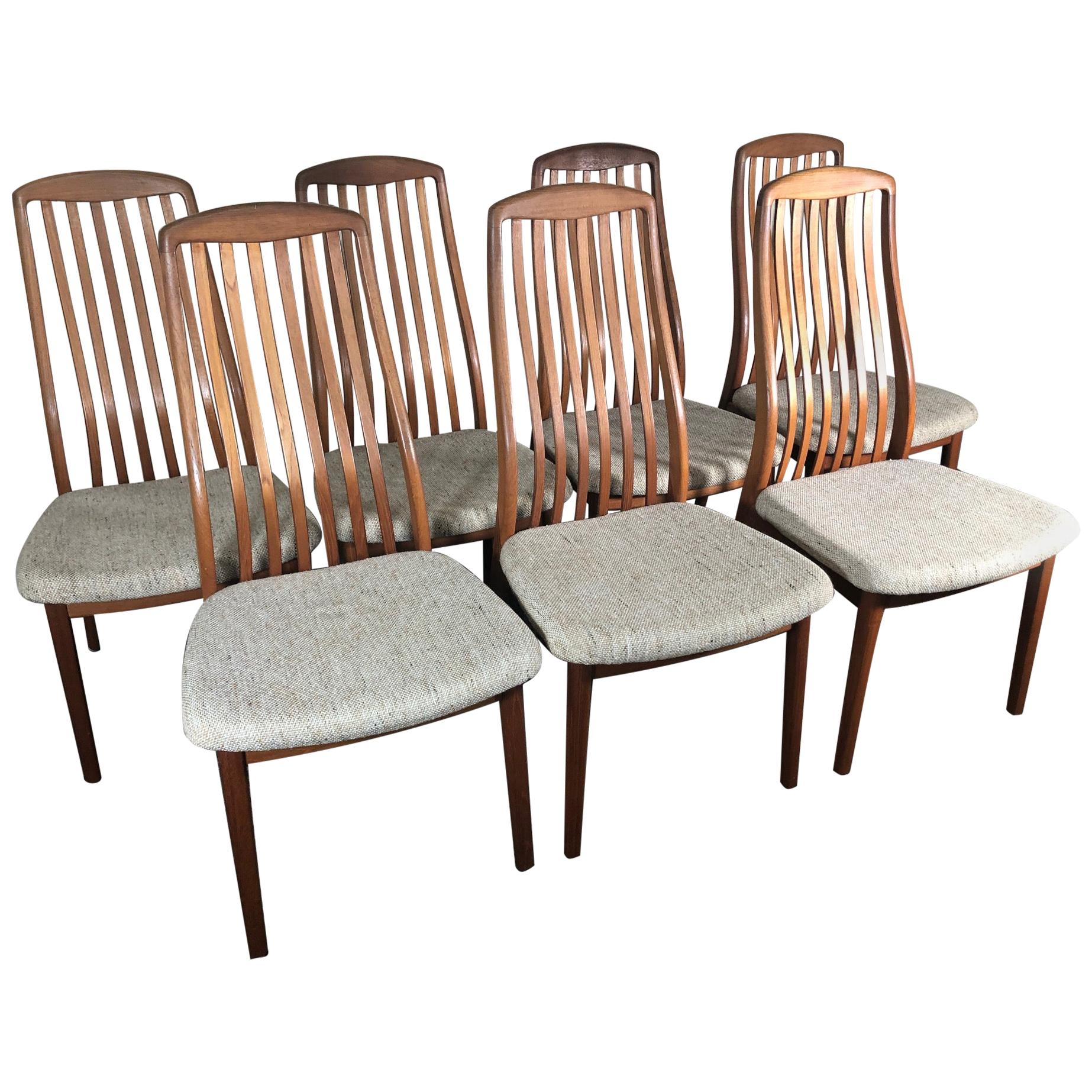 Set of 6 Midcentury Danish Teak Dining Chairs by Dyrlund For Sale