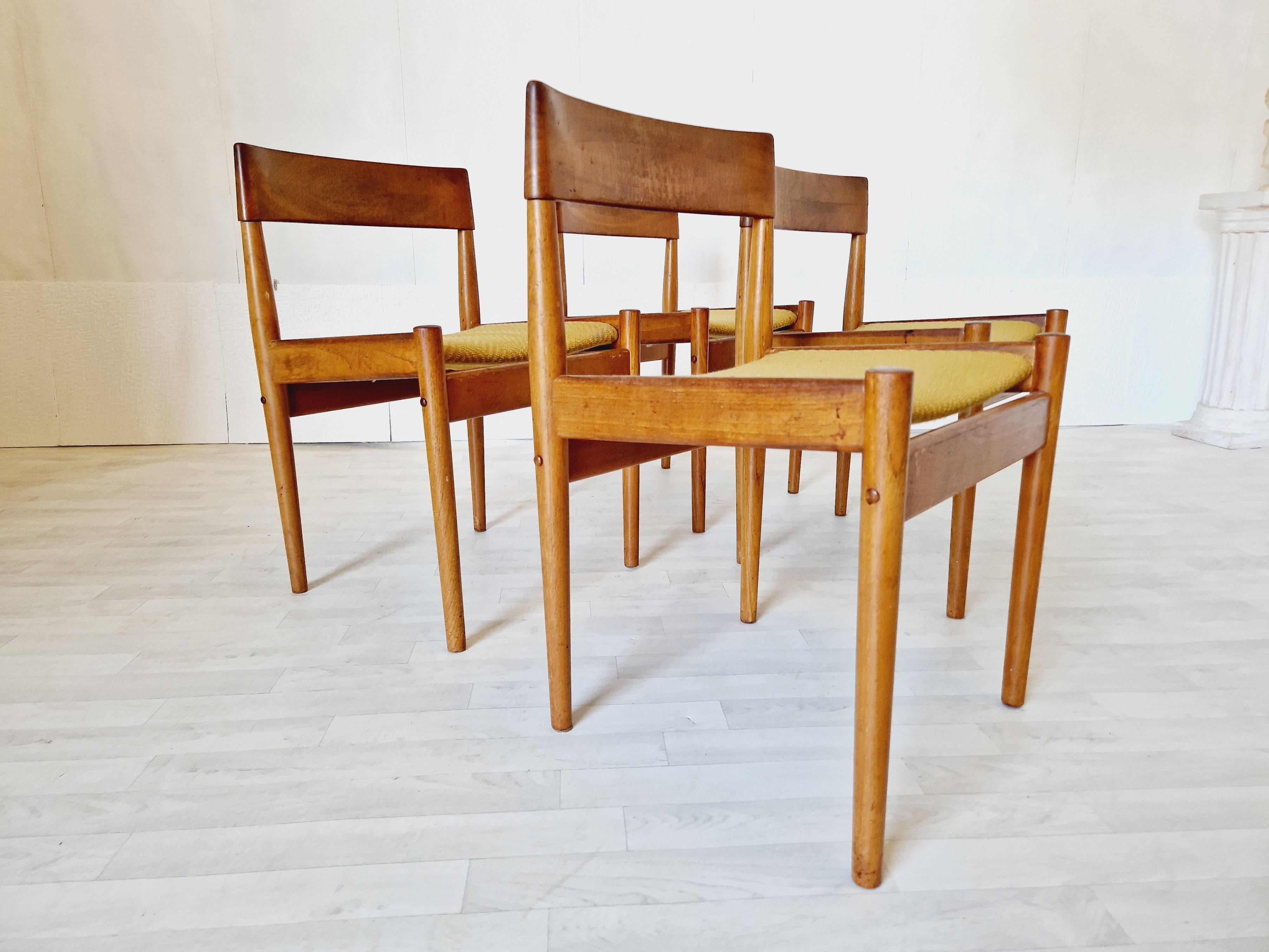 ROCAILLE ANTIQUES

Add charm and elegance to your dining room with this set of six mid-century dining chairs, four are from Grete Jalk for Poul Jeppesen model PJ3-2. The chairs come in a beautiful tan hue with a smooth finish and yellow herringbone