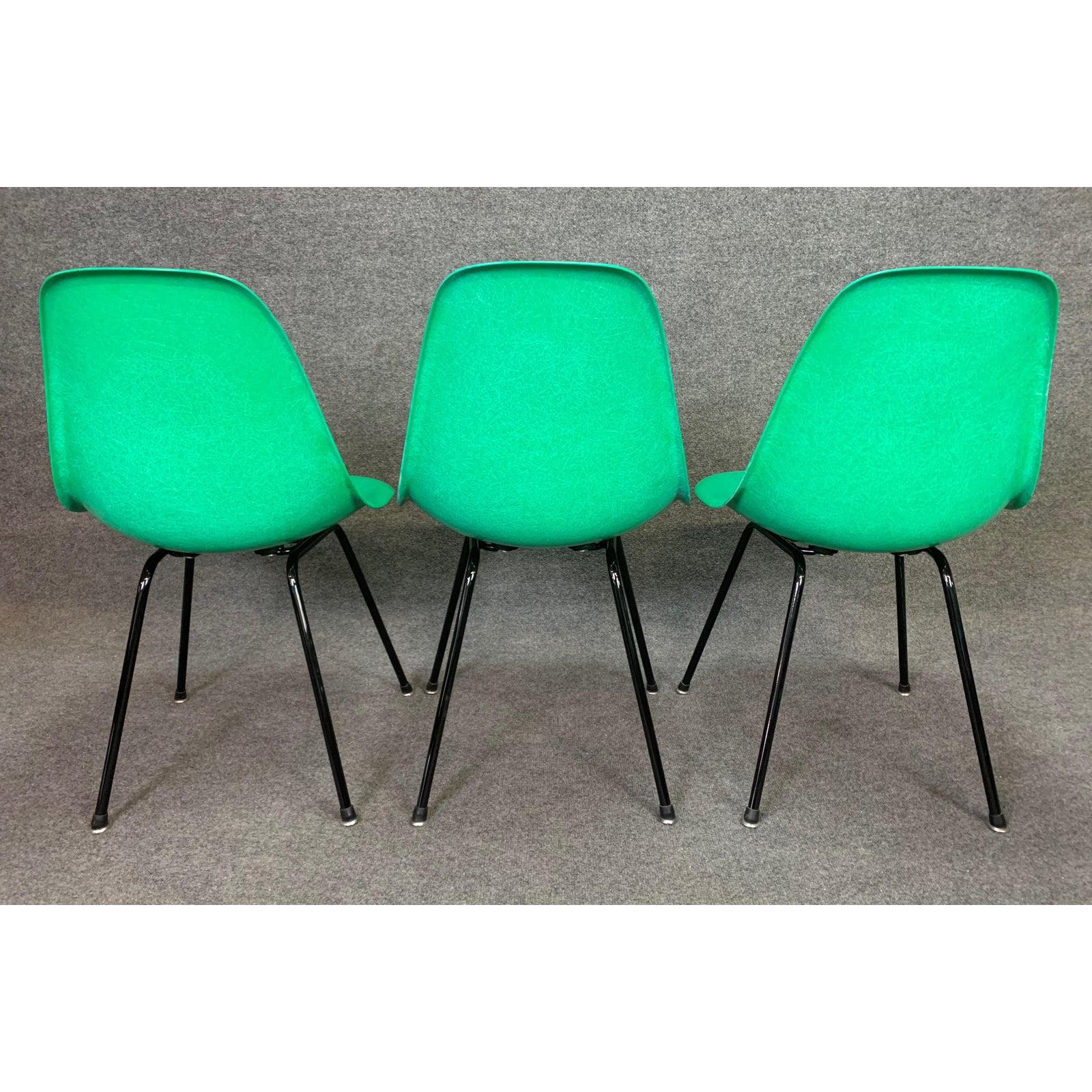 Set of 6 Midcentury DSX Fiberglass Chairs by Charles Eames for Herman Miller In Good Condition In San Marcos, CA