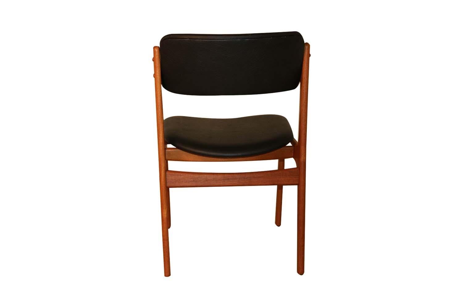 Set of 6 Mid Century Erik Buch Model 49 Teak Dining Chairs In Good Condition In Baltimore, MD