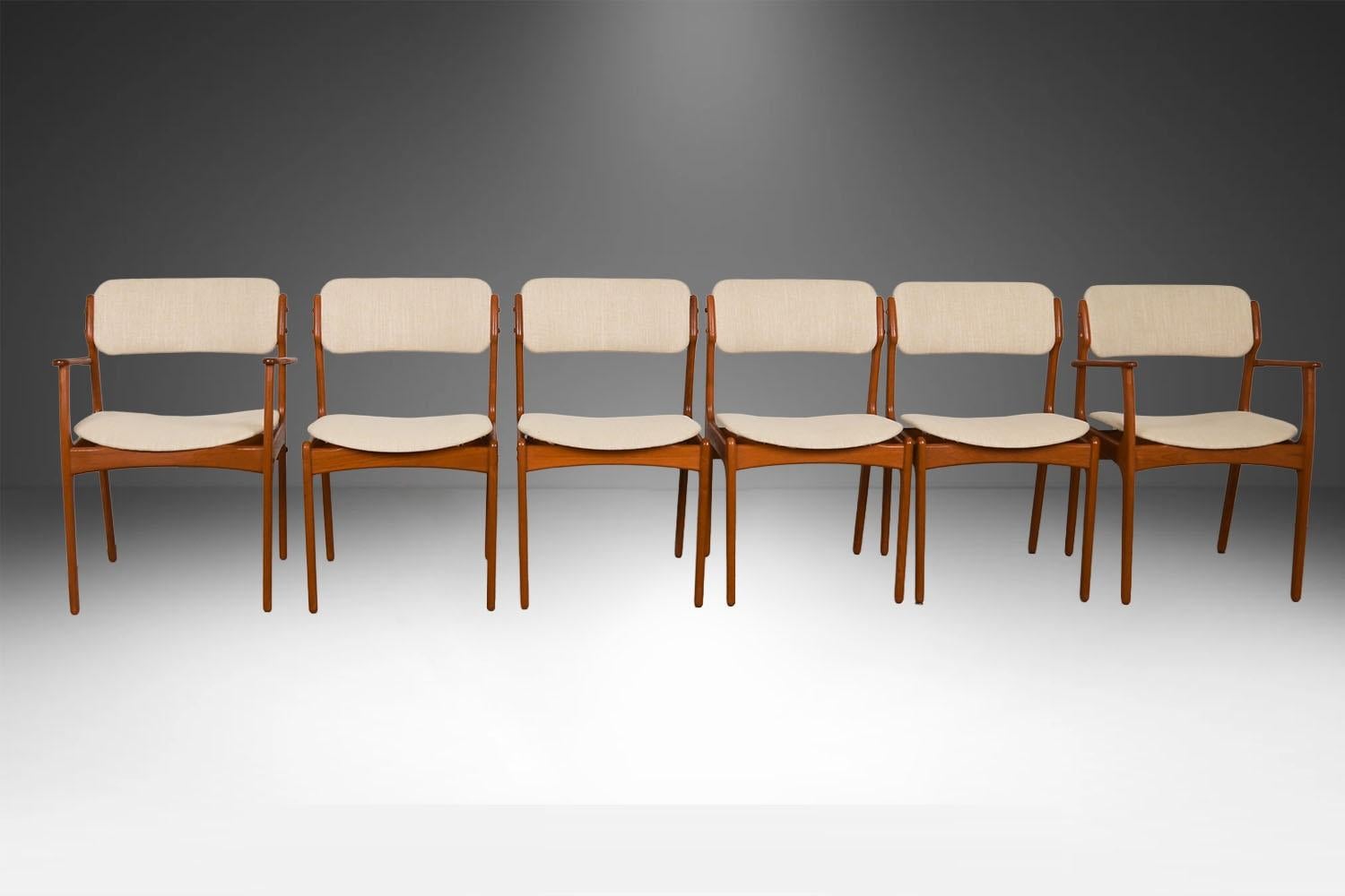 Set di 6 poltrone e sedie da pranzo in teak della metà del secolo scorso Erik Buch In condizioni discrete in vendita a Baltimore, MD