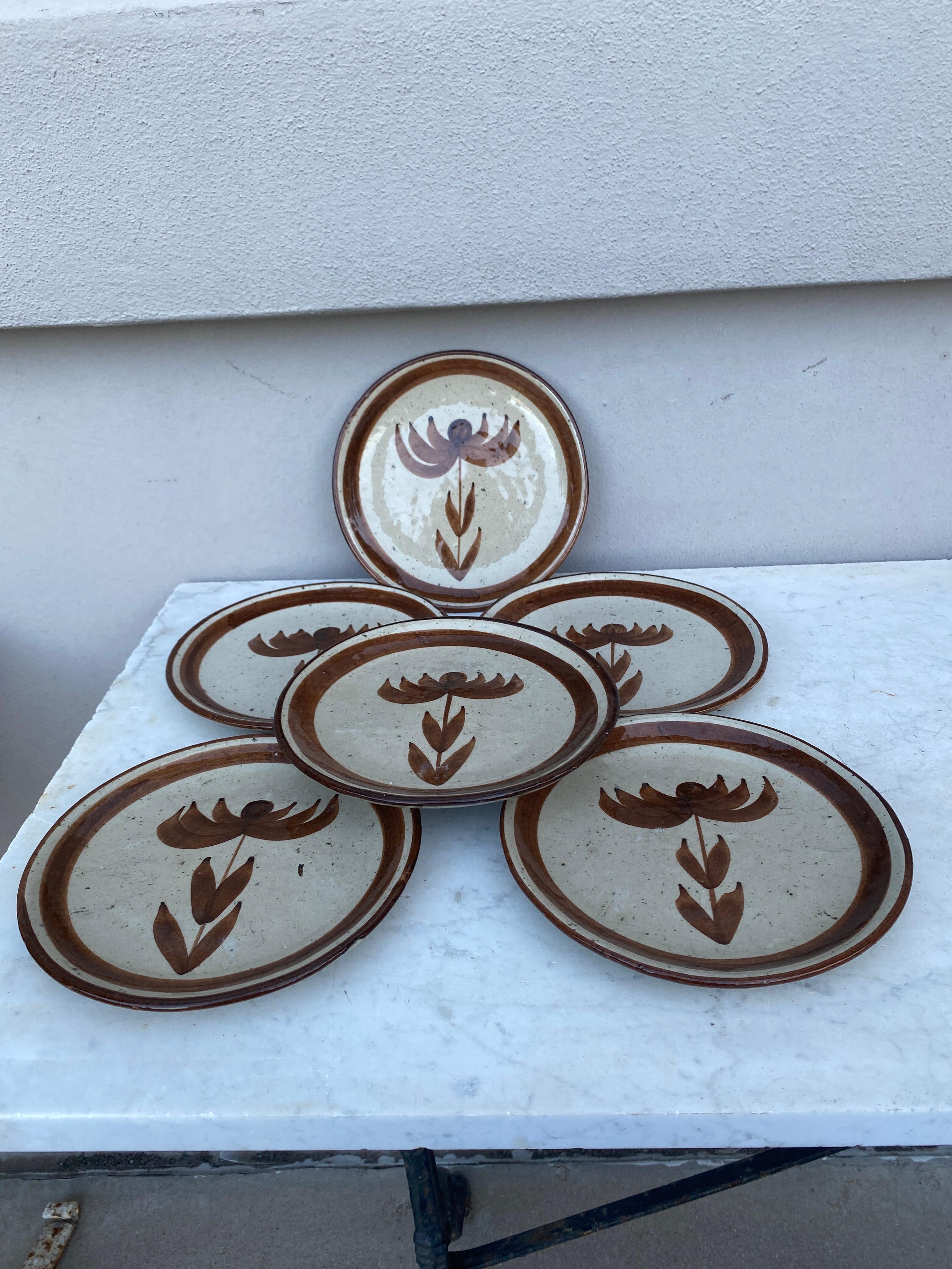 Mid-Century Set of 6 flowers dessert plates by Robert Picault Vallauris.
Robert Picault (1919 - 2000) was born in Vincennes, Paris and studied at the School of Applied Arts in Paris. After the war he spent a short time teaching drawing and in 1945
