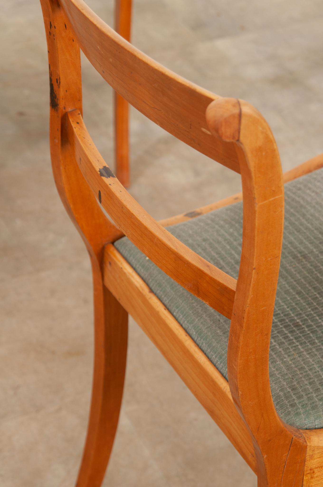 Ensemble de 6 chaises de salle à manger en bois fruitier du milieu du siècle dernier en vente 4