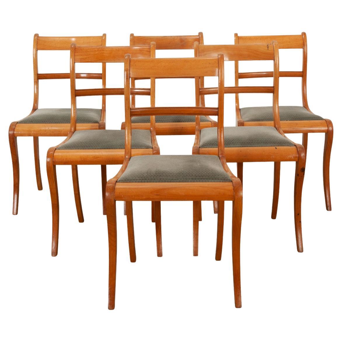 Ensemble de 6 chaises de salle à manger en bois fruitier du milieu du siècle dernier