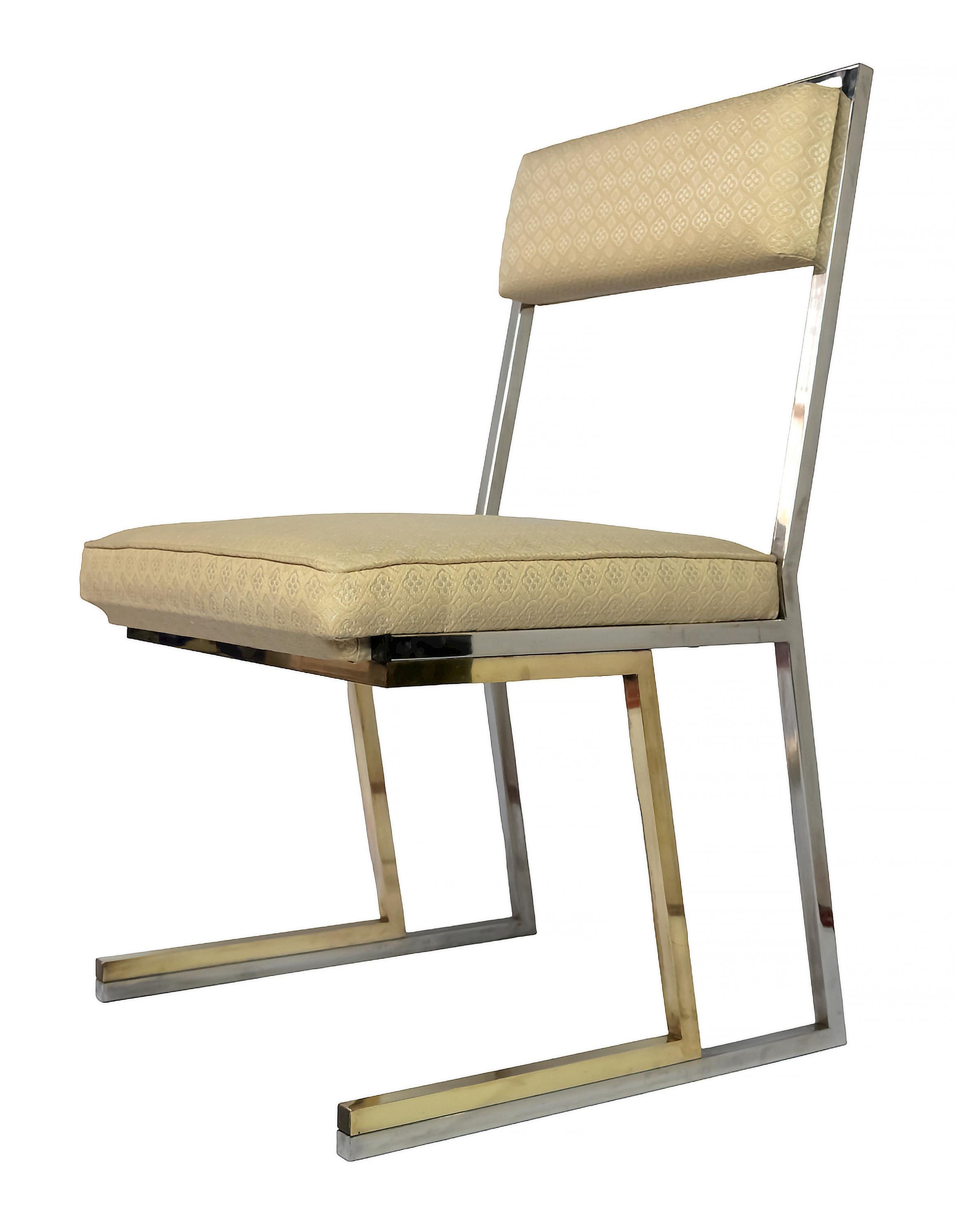 Mid-Century Modern Ensemble de 6 chaises italiennes du milieu du siècle en laiton, chrome et textile signées Romeo Rega en vente