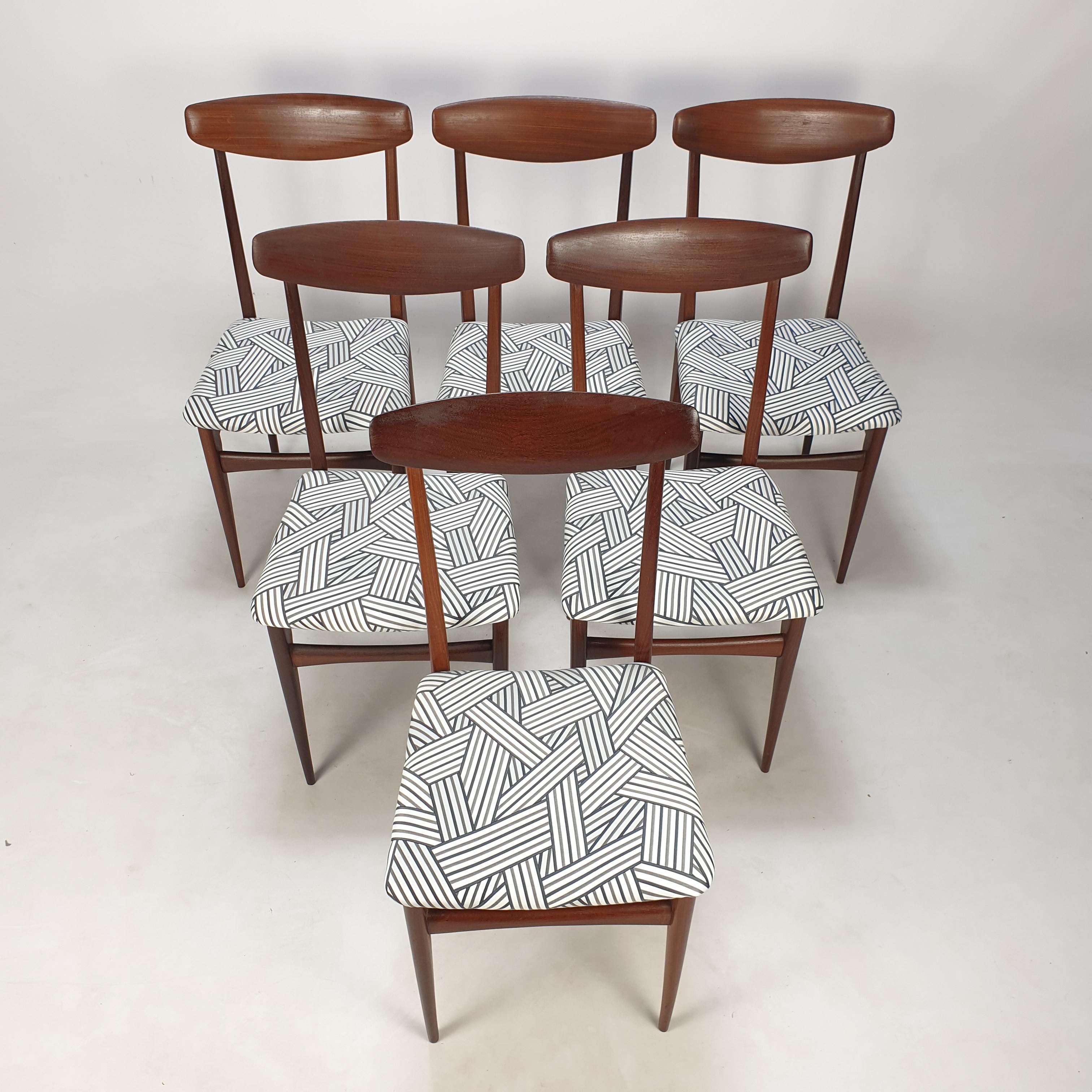 Milieu du XXe siècle Ensemble de 6 chaises de salle à manger italiennes en teck du milieu du siècle dernier, années 1950 en vente