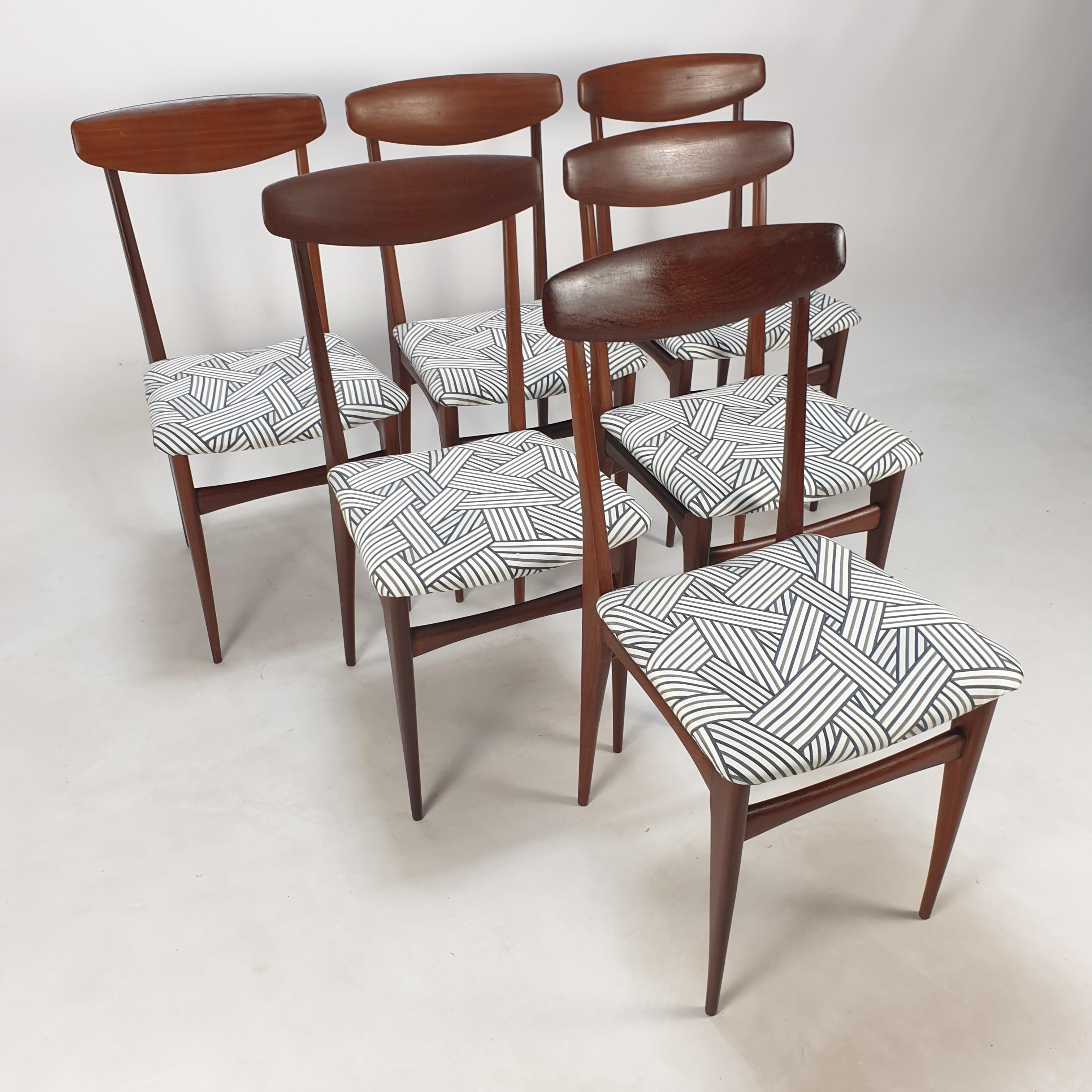 Ensemble de 6 chaises de salle à manger italiennes en teck du milieu du siècle dernier, années 1950 en vente 1