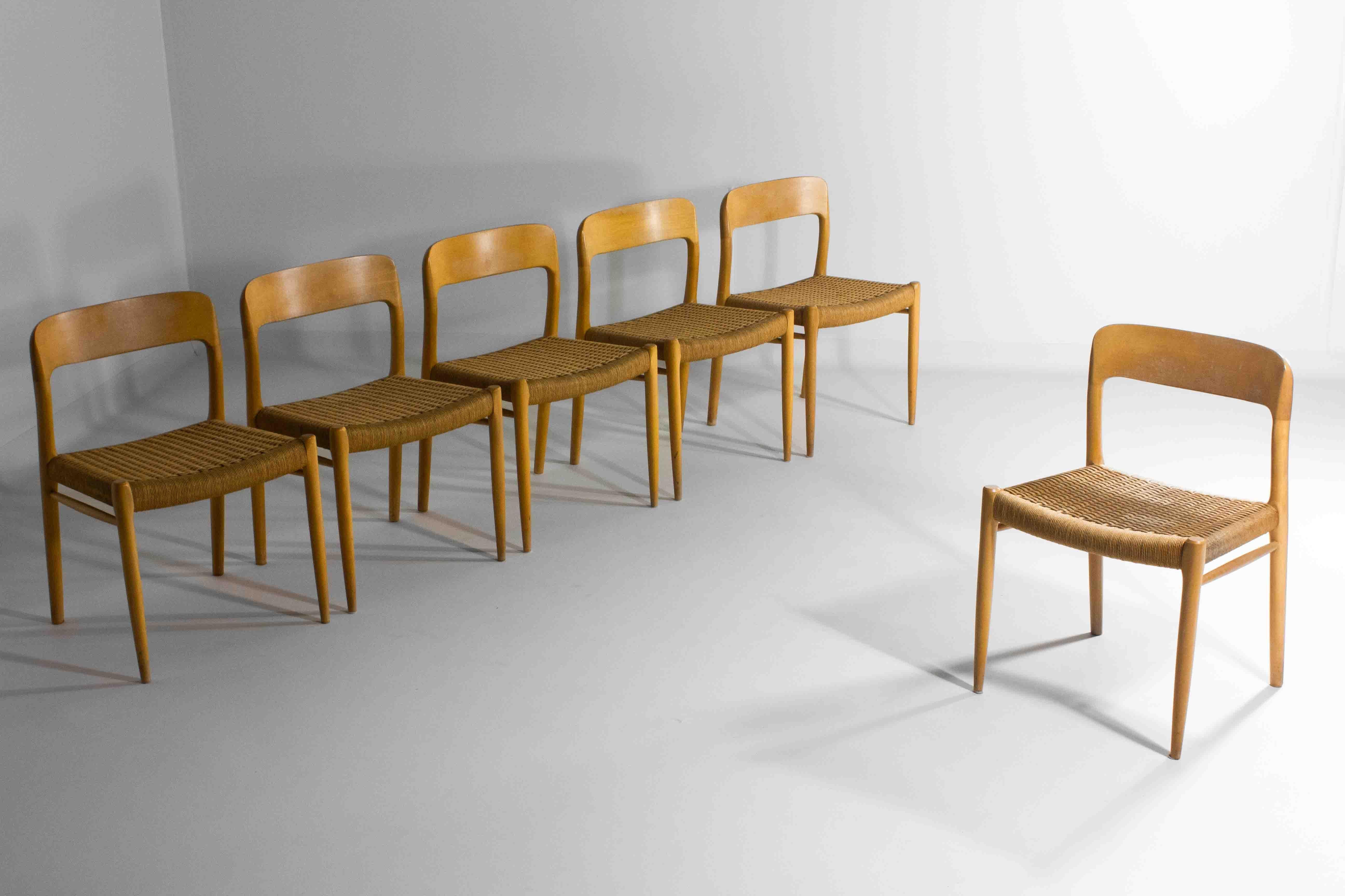 Set of 6 Mid-century J.L. Moller Model 75 Solid oak Dining Chairs, Denmark 1960s 4