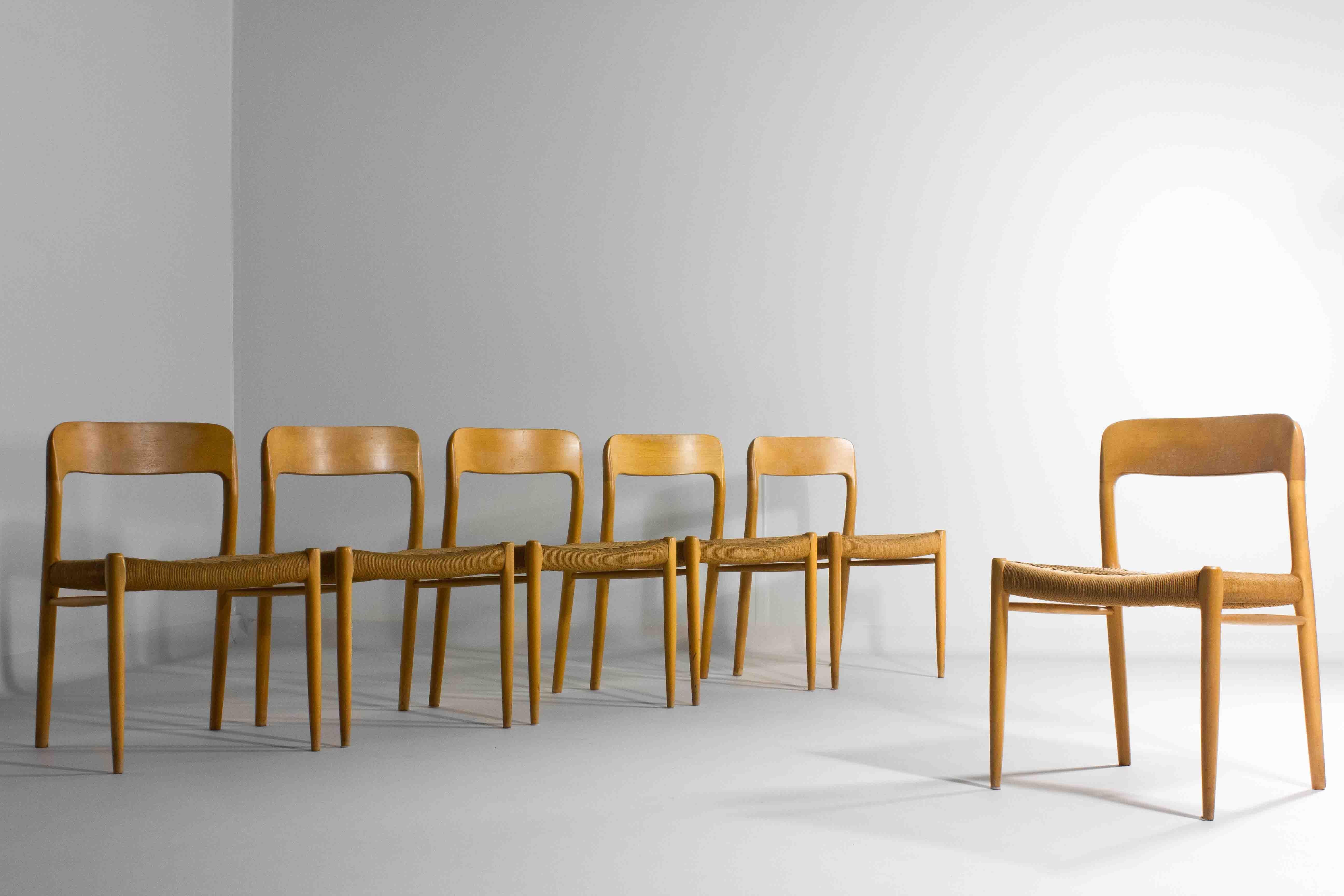 Set of 6 Mid-century J.L. Moller Model 75 Solid oak Dining Chairs, Denmark 1960s 5