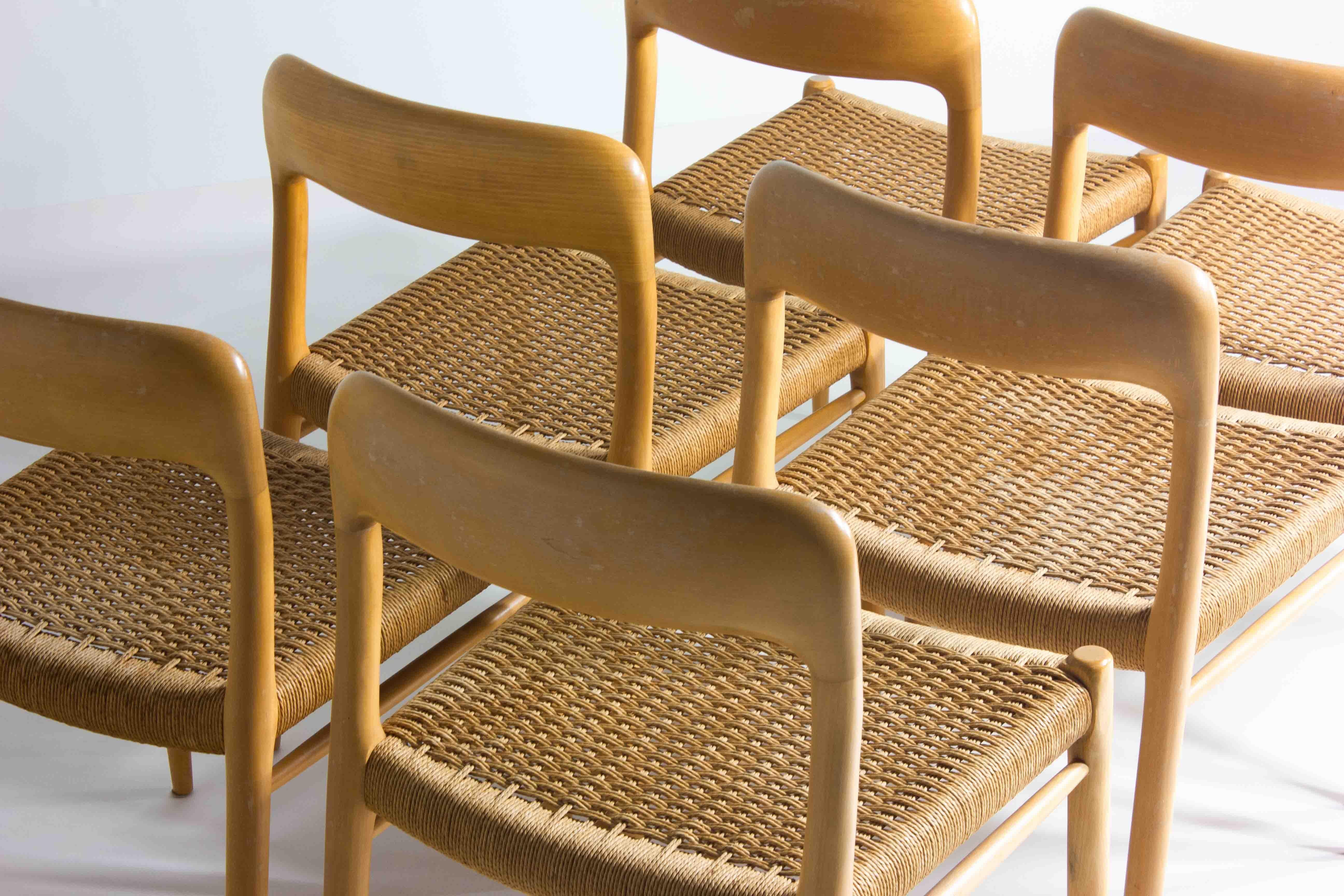 Set of 6 Mid-century J.L. Moller Model 75 Solid oak Dining Chairs, Denmark 1960s In Good Condition For Sale In Antwerpen, VAN