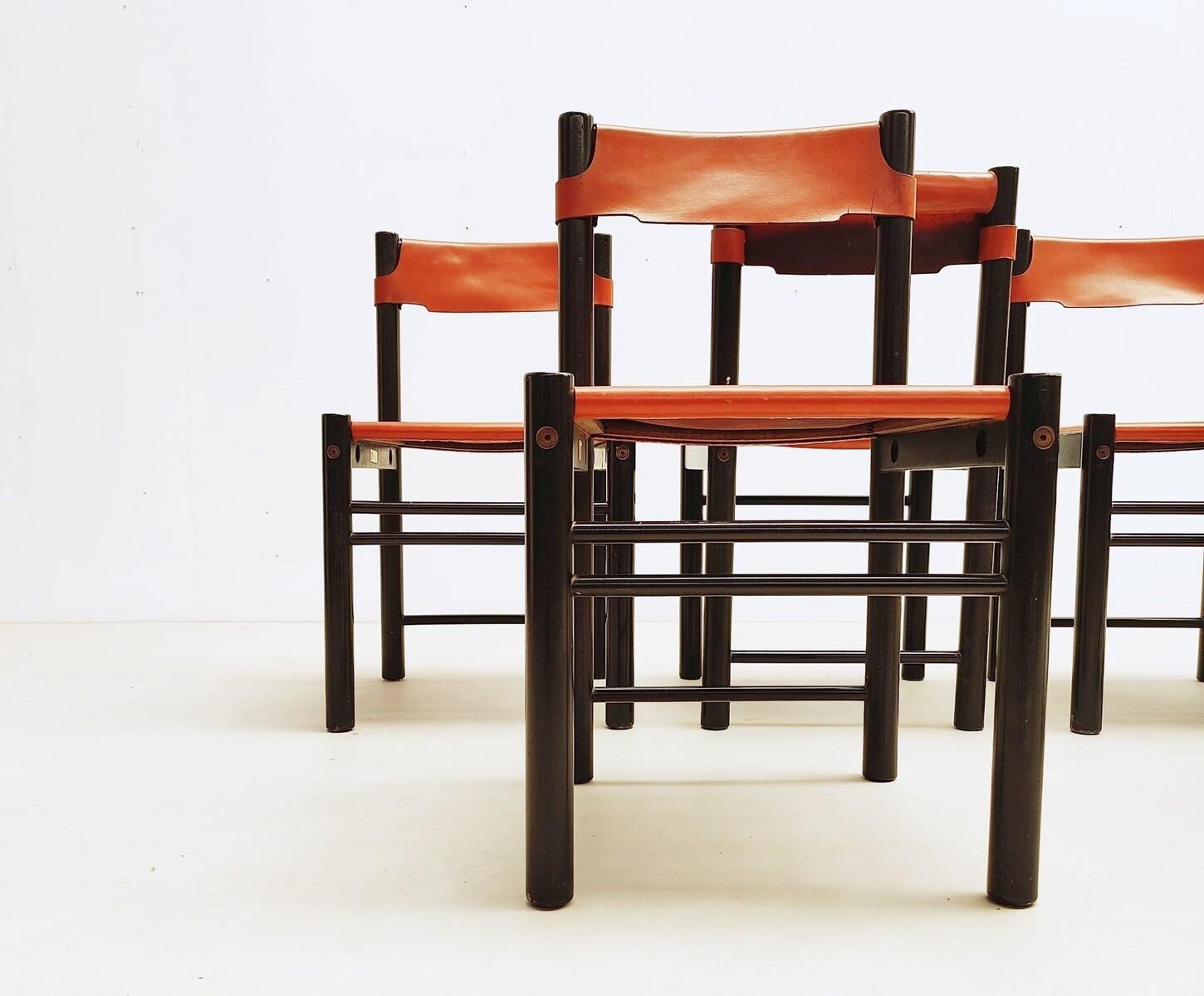 Set of 6 Mid-Century Leather and Wood Chairs Model 