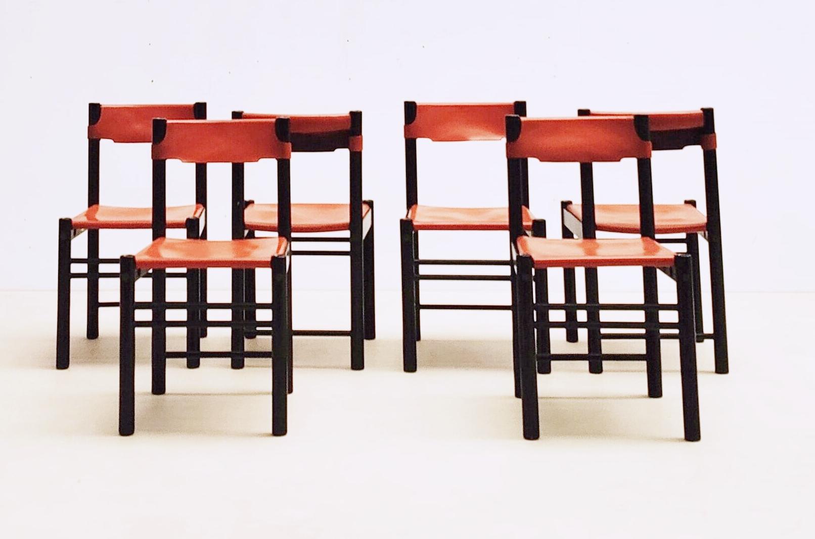 Set of 6 Mid-Century Leather and Wood Chairs Model 