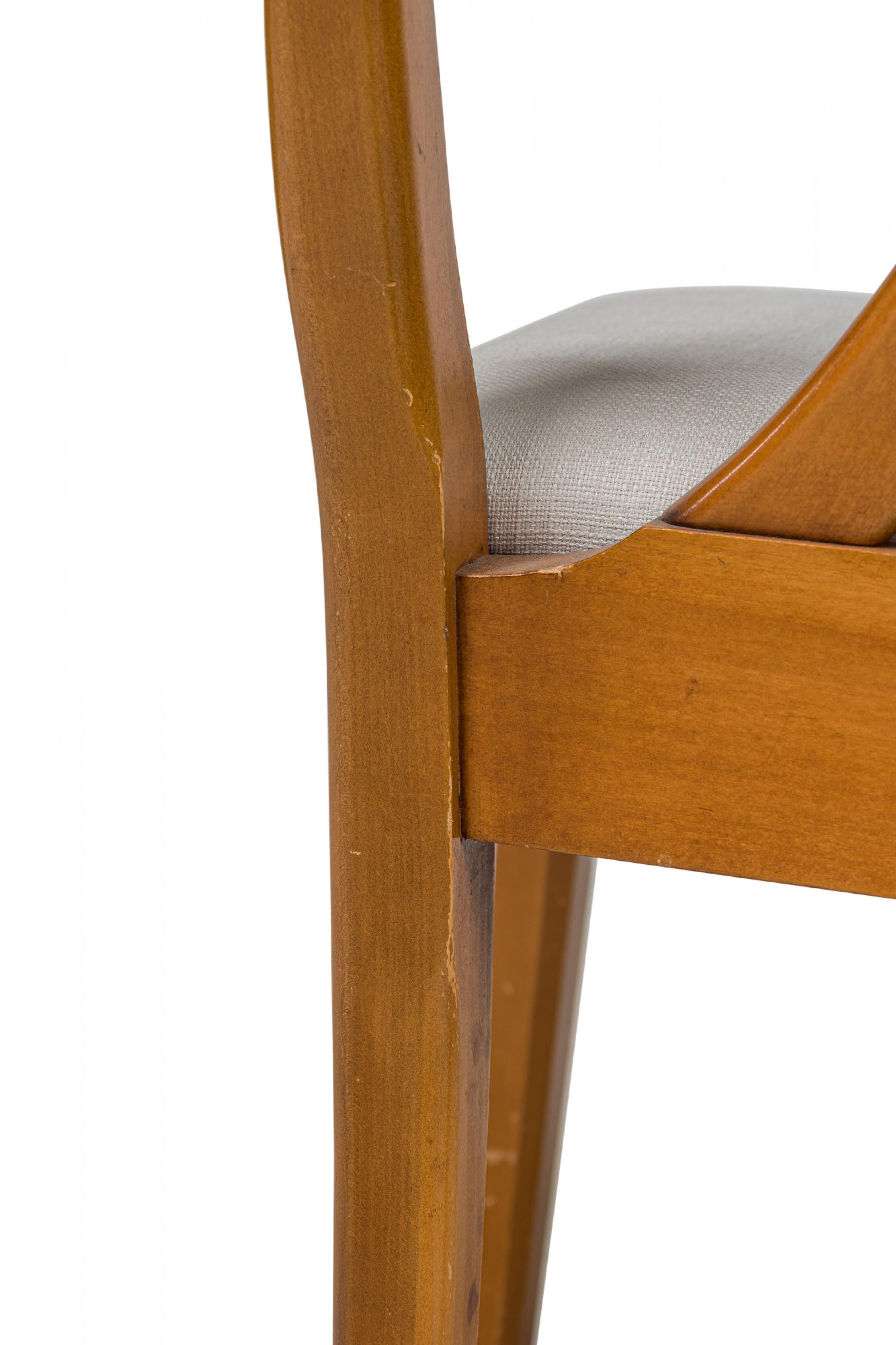 Set of 6 Mid-Century Maple Upholstered Dining Chairs (Tomlinson) (Stoff) im Angebot