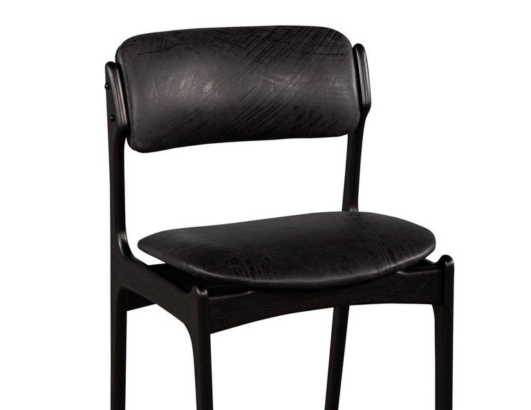 Set of 6 Mid-Century Modern Black Leather Dining Chairs For Sale 12