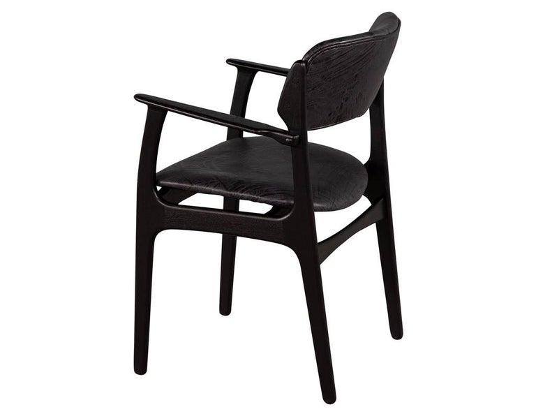 Set of 6 Mid-Century Modern Black Leather Dining Chairs In Excellent Condition For Sale In North York, ON