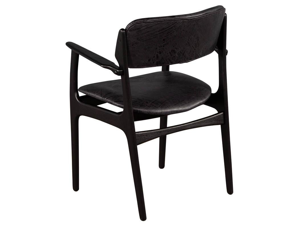 Set of 6 Mid-Century Modern Black Leather Dining Chairs In Excellent Condition For Sale In North York, ON