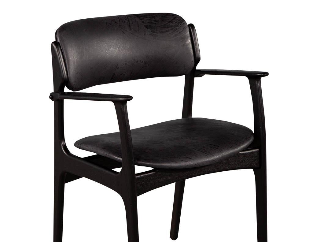 Set of 6 Mid-Century Modern Black Leather Dining Chairs For Sale 3