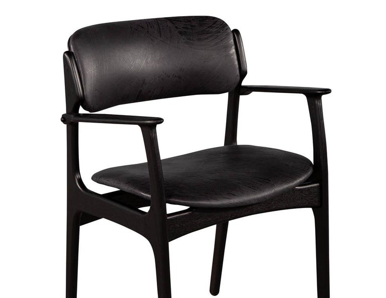 Set of 6 Mid-Century Modern Black Leather Dining Chairs For Sale 4