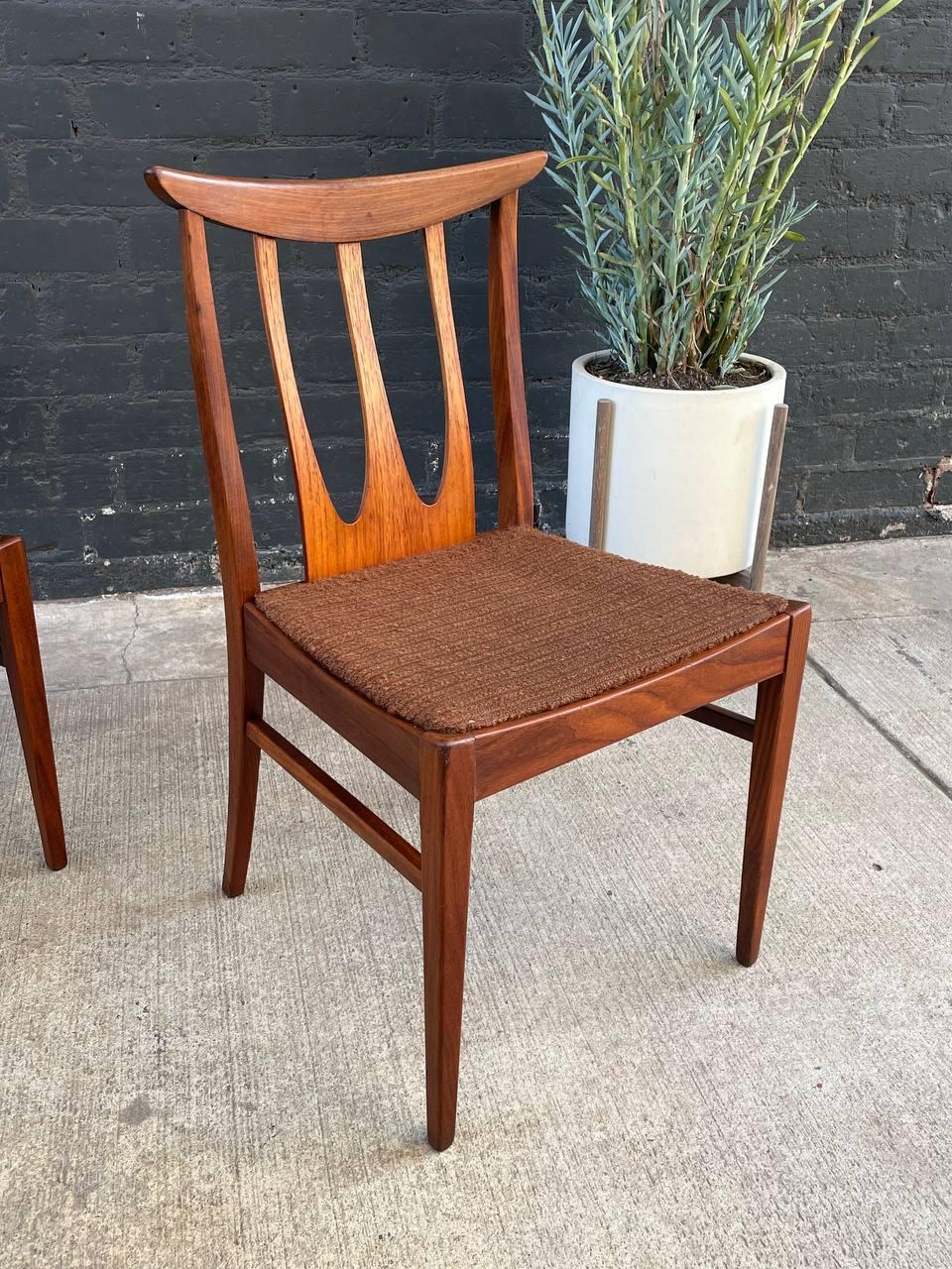 Set of 6 Mid-Century Modern “Brasilia” Sculpted Teak Dining Chairs by G-Plan In Good Condition In Los Angeles, CA