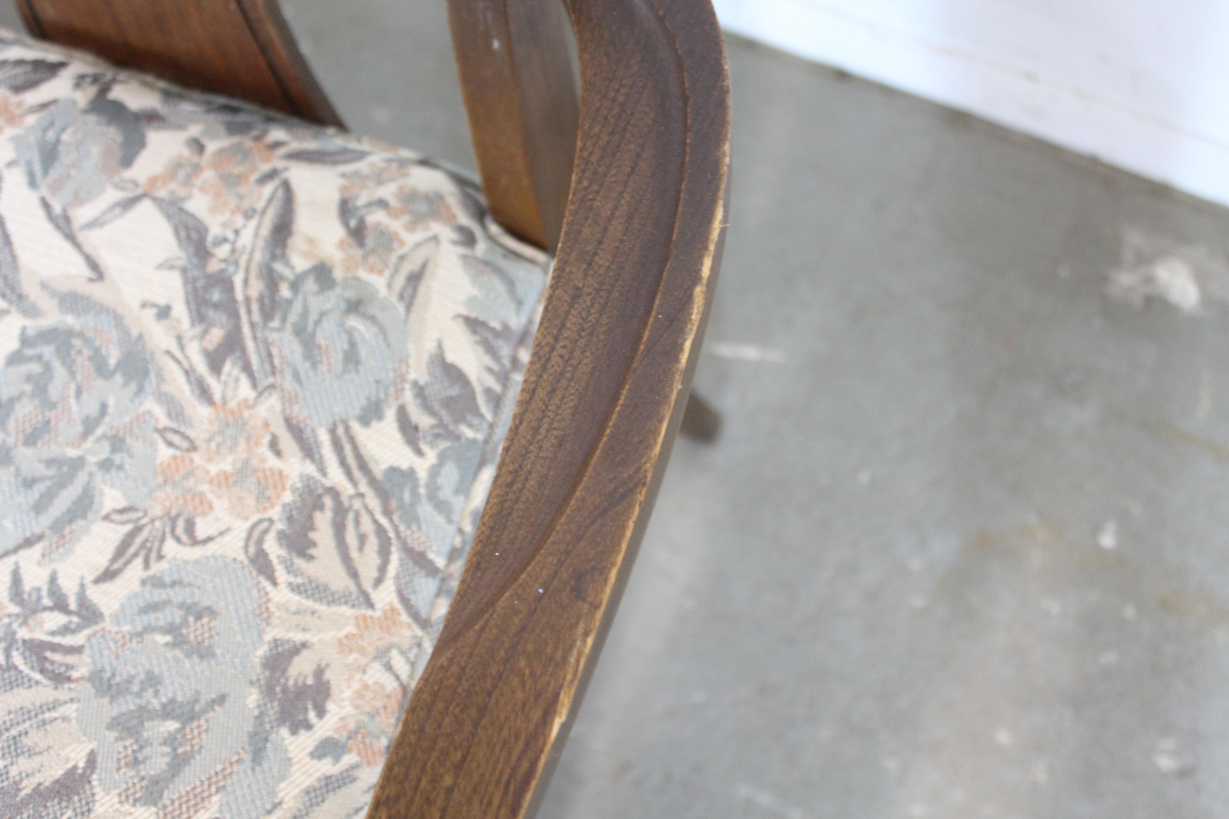 Mid-20th Century Set of 6 Mid-Century Modern Broyhill Emphasis Walnut Dining Chairs