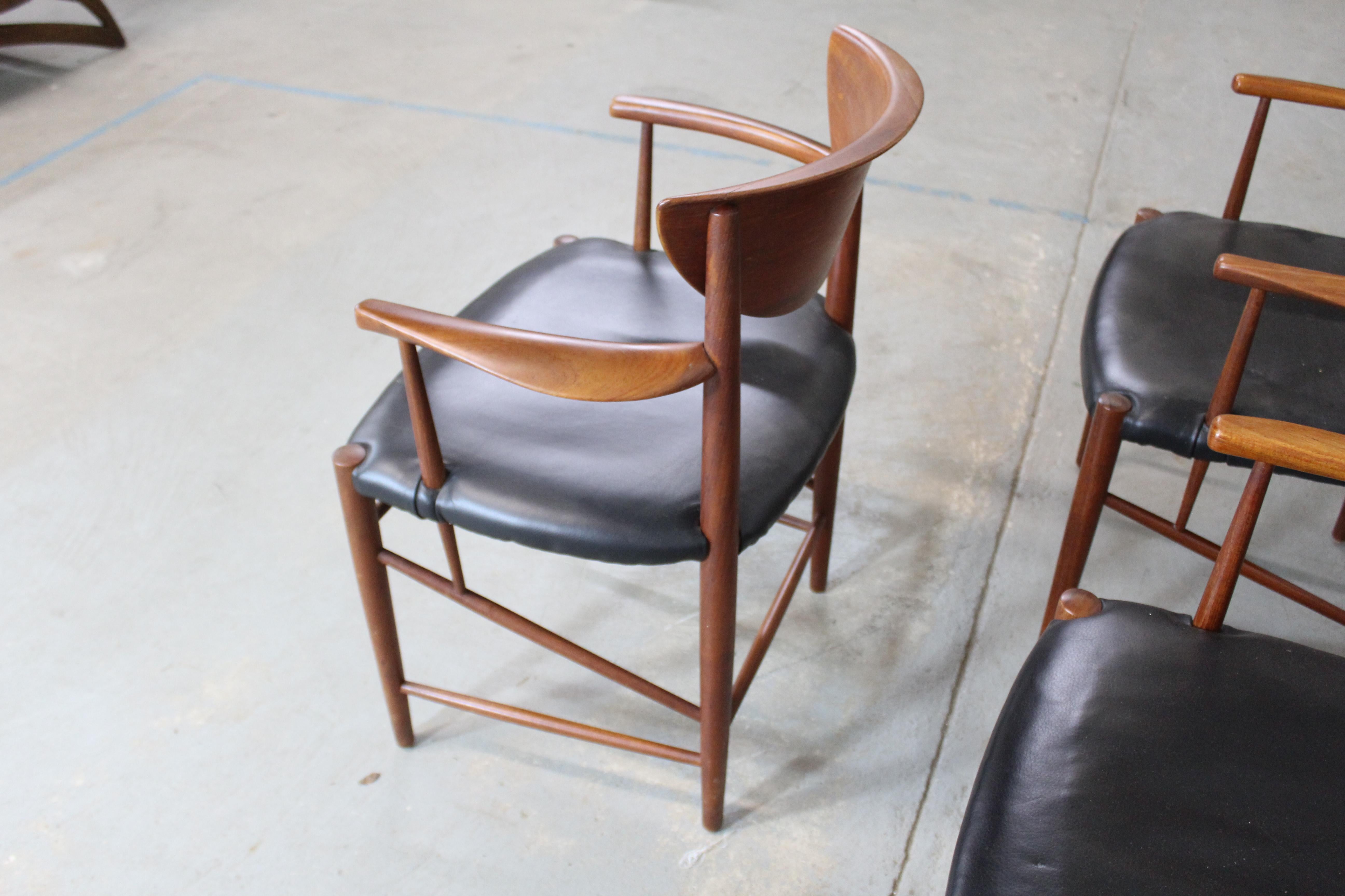 Lot de 6 chaises de salle à manger en teck Peter Hvidt, de style moderne du milieu du siècle. en vente 3