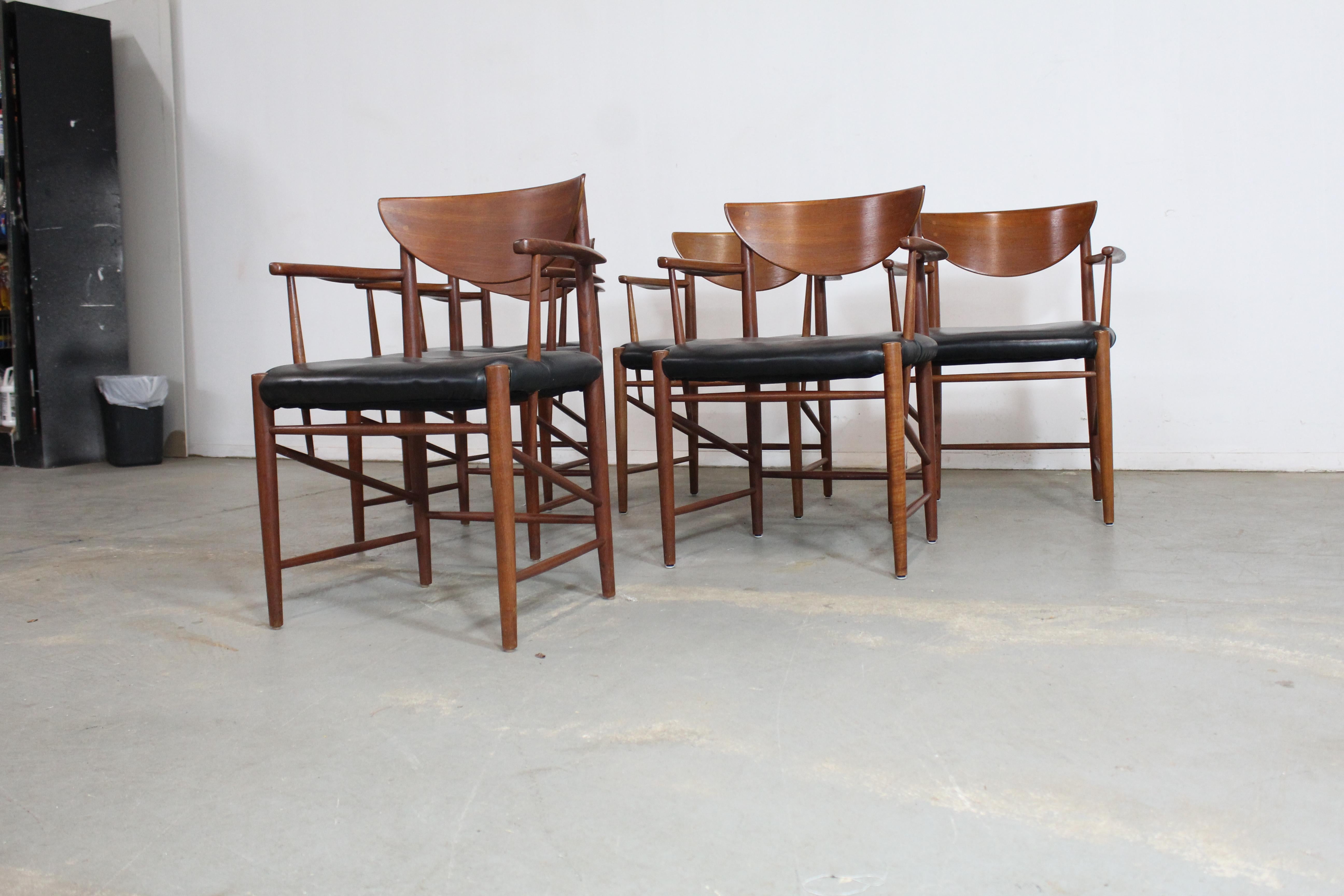 Lot de 6 chaises de salle à manger en teck Peter Hvidt, de style moderne du milieu du siècle. en vente 5