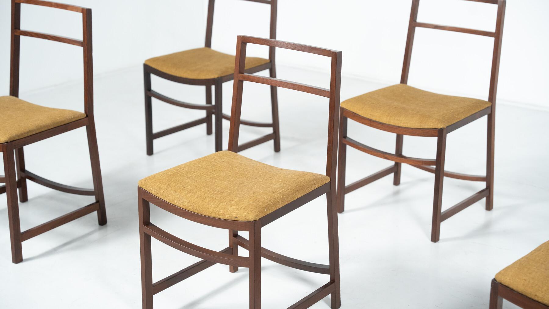 Juego de 6 sillas de comedor modernas de mediados de siglo de Renato Venturi para MIM, años 50 Tela en venta