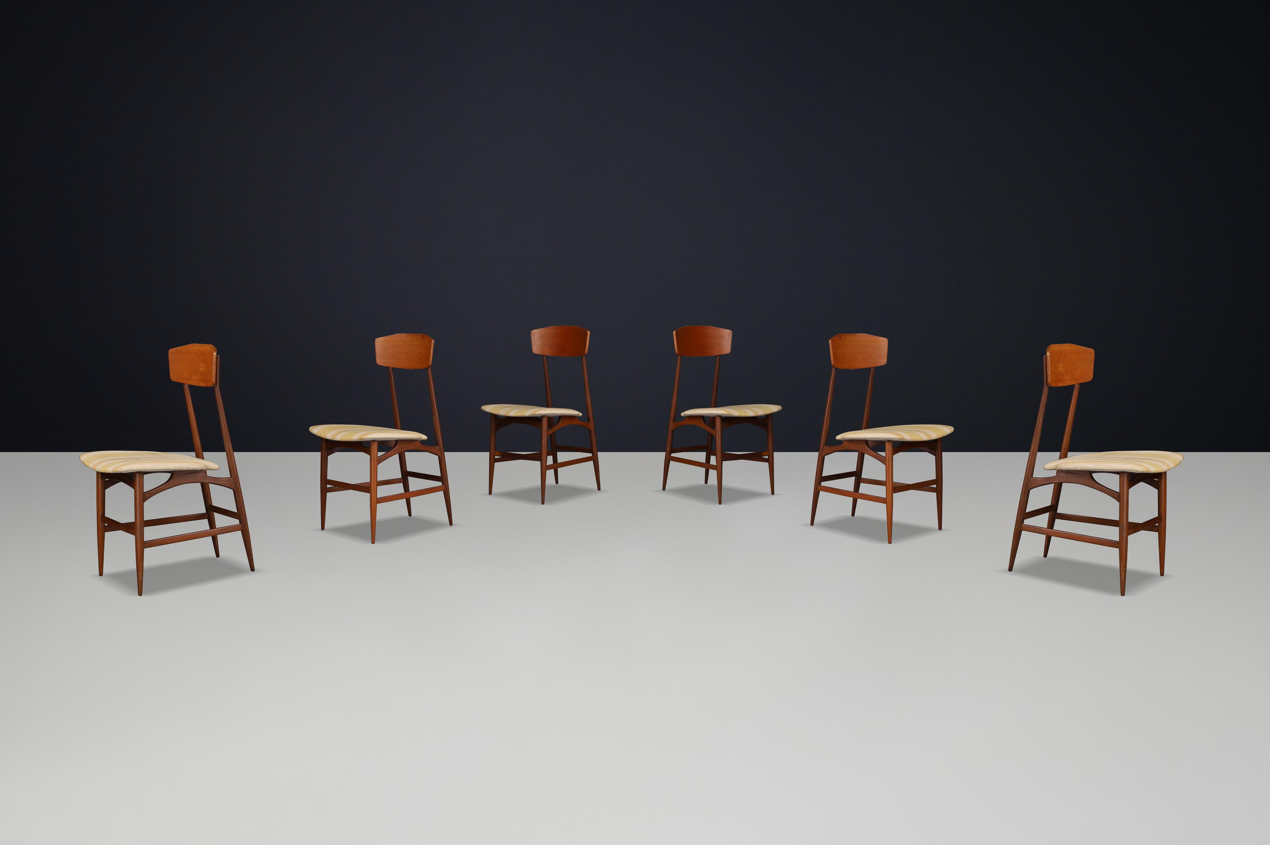 Mid-Century Modern Ensemble de 6 chaises de salle à manger modernes du milieu du siècle par Silvio Cavatorta, Italie, années 1950 en vente