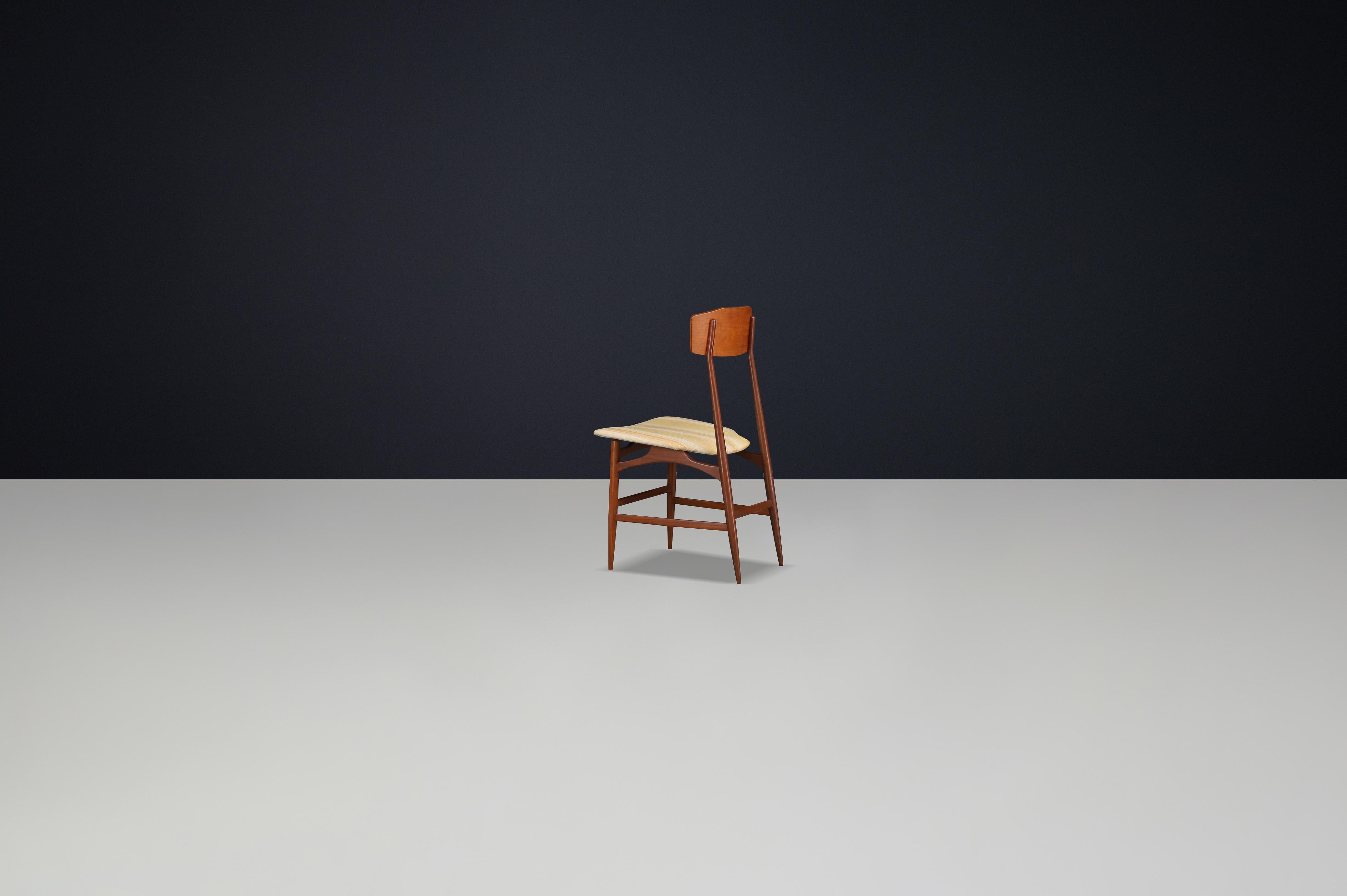 20ième siècle Ensemble de 6 chaises de salle à manger modernes du milieu du siècle par Silvio Cavatorta, Italie, années 1950 en vente