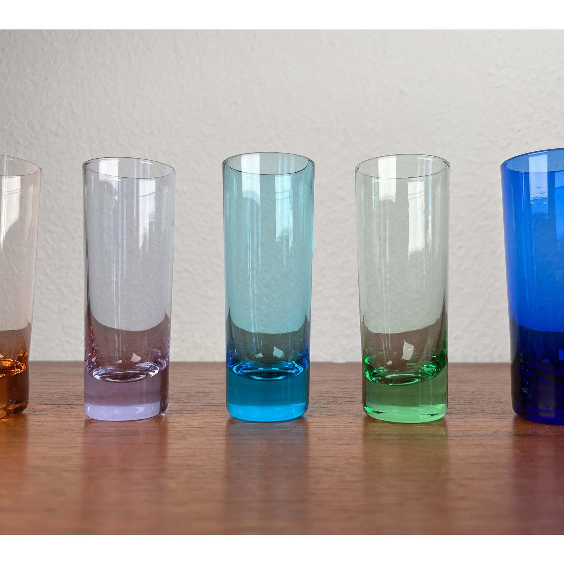 Ensemble de 6 verres à liqueur colorés allemands modernes du milieu du siècle dernier, années 1960 en vente 4